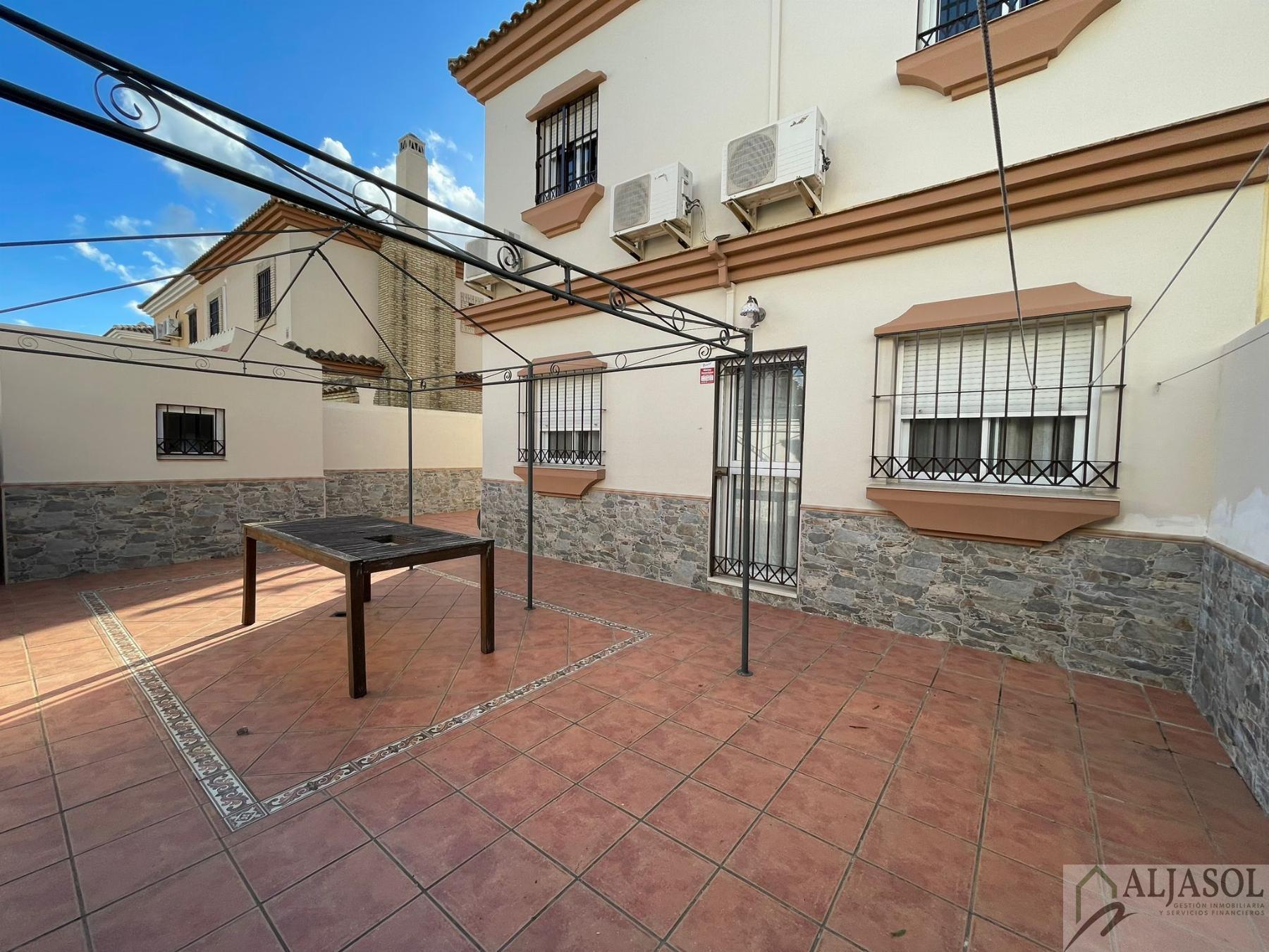 For sale of chalet in Gelves