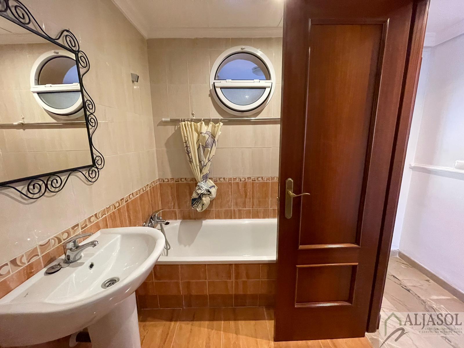 For sale of house in Bollullos de la Mitación