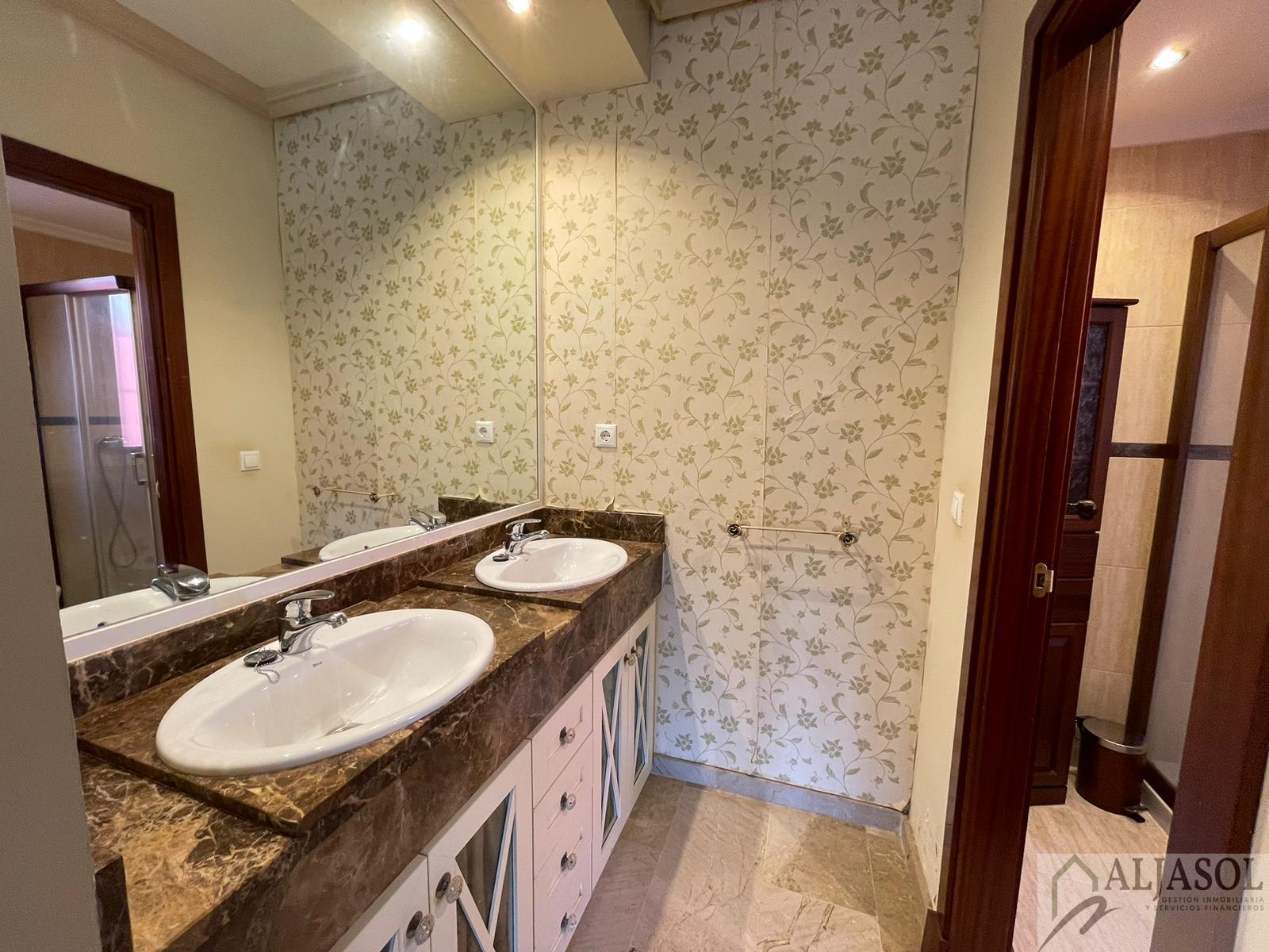 For sale of house in Bollullos de la Mitación