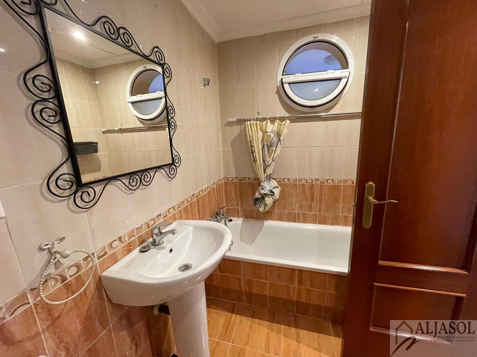 For sale of house in Bollullos de la Mitación