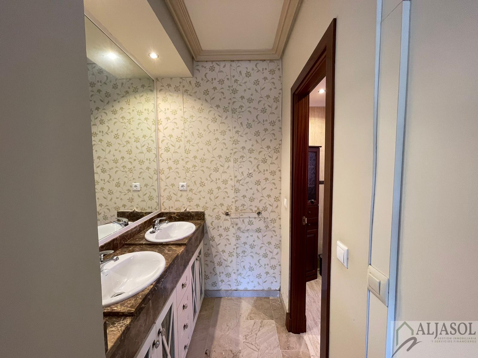 For sale of house in Bollullos de la Mitación