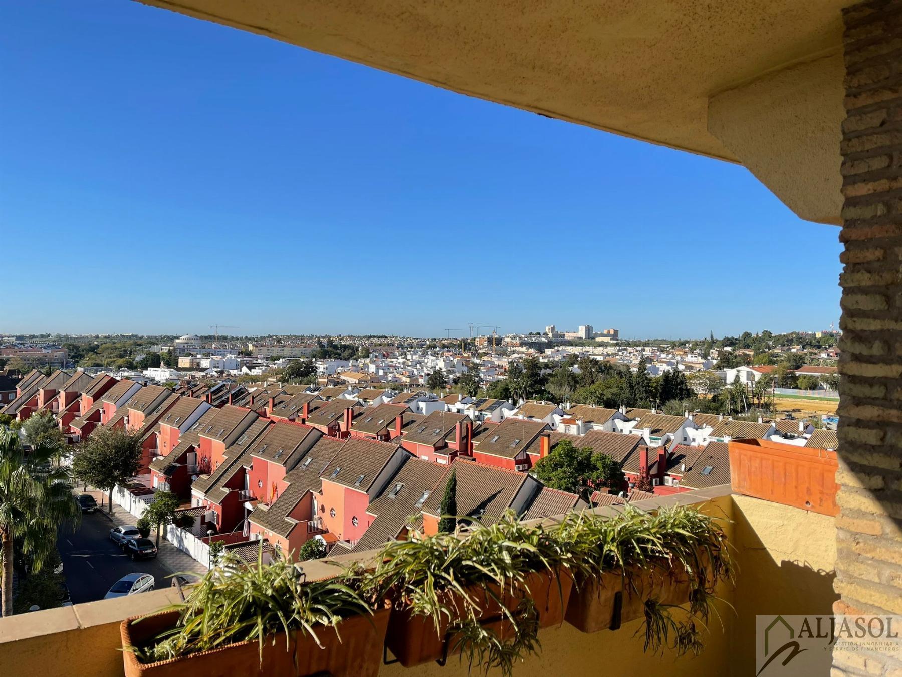 For sale of flat in Tomares