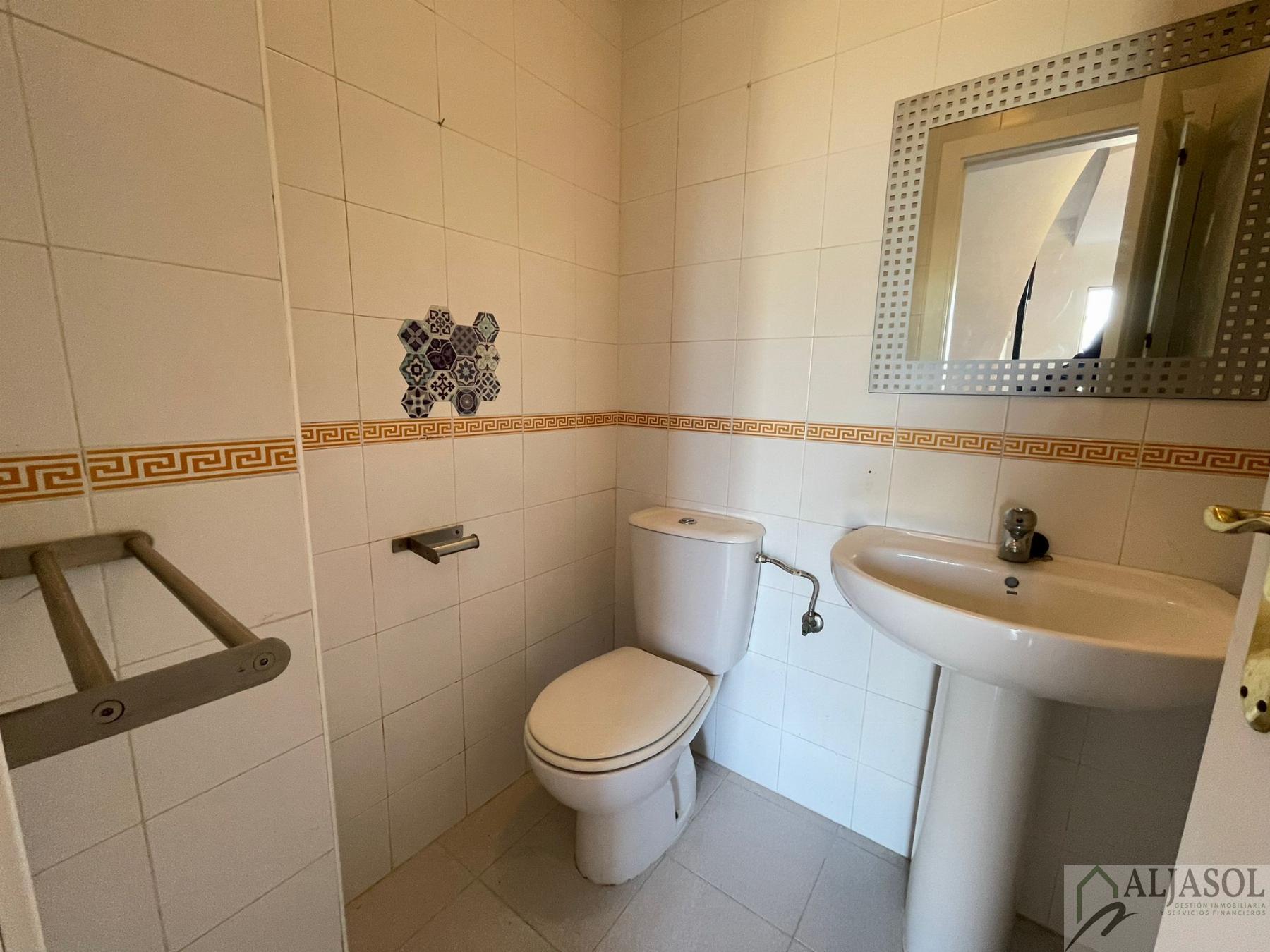 Venta de casa en Villanueva del Ariscal