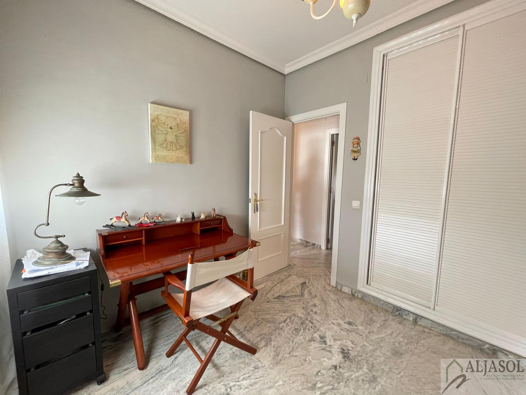 For sale of house in Salteras