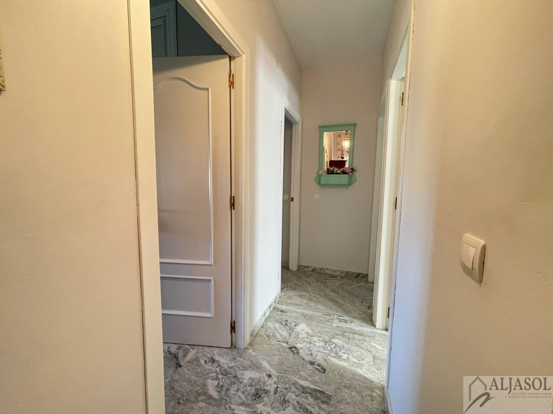 For sale of house in Salteras