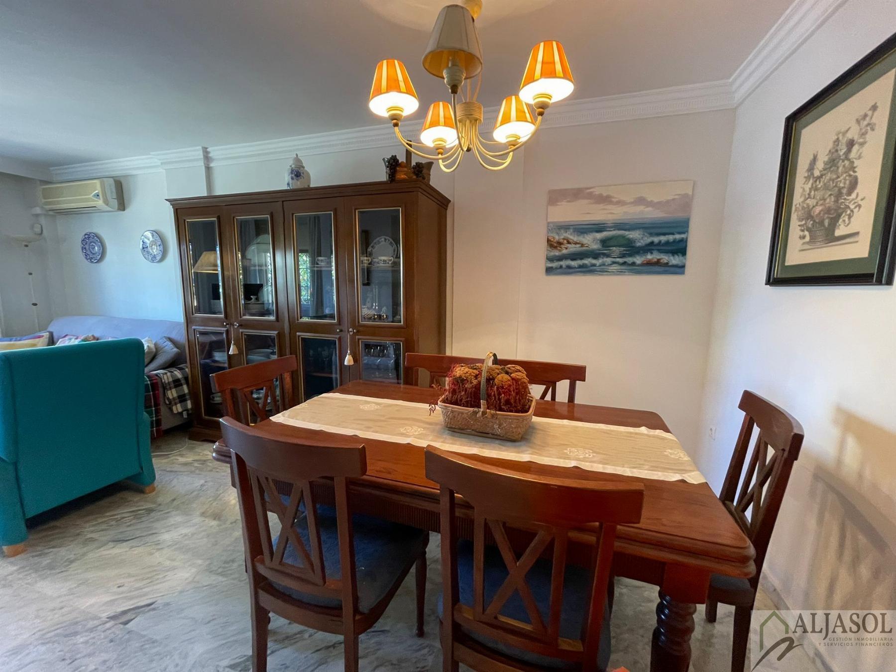 For sale of house in Salteras