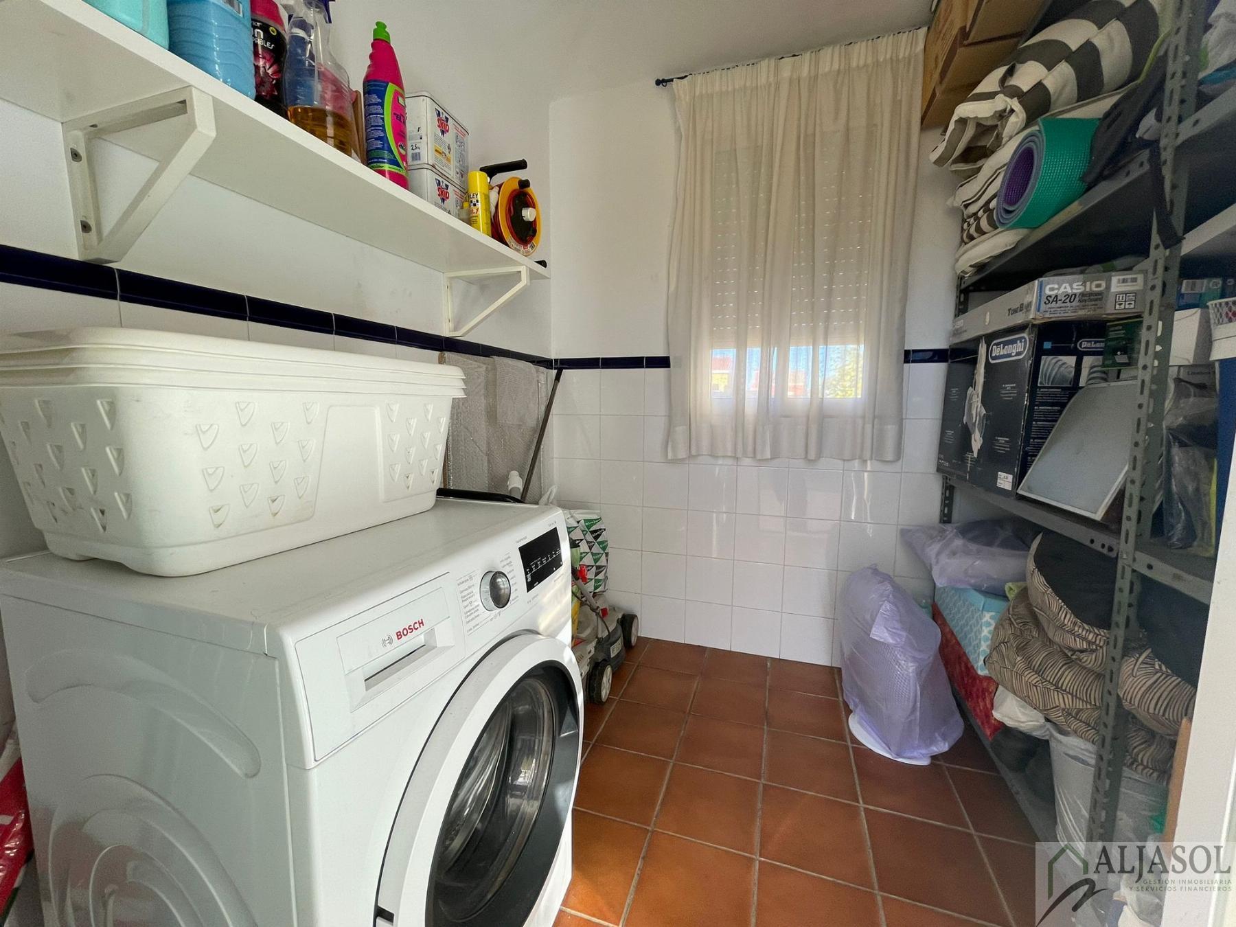 For sale of house in Salteras