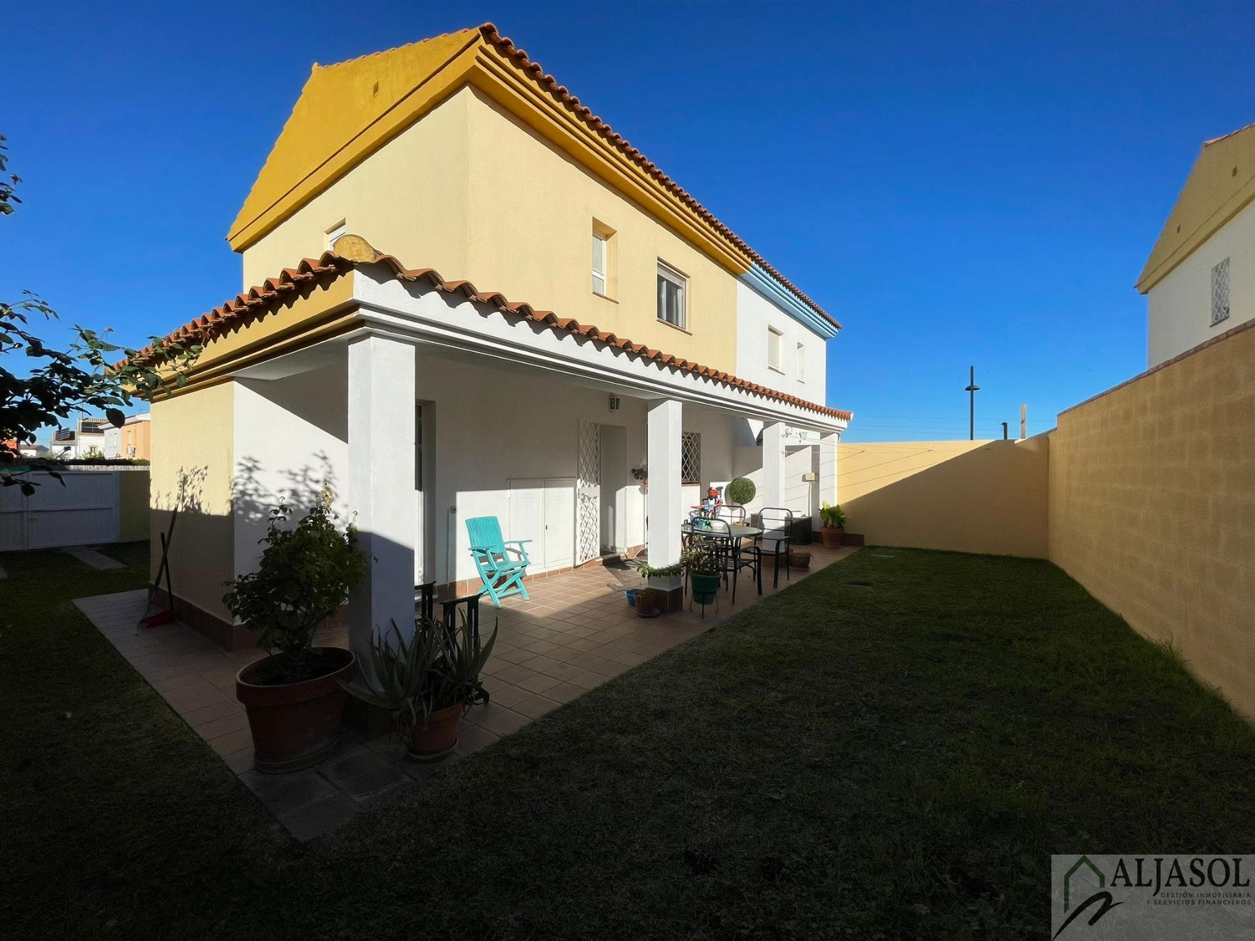 For sale of house in Salteras