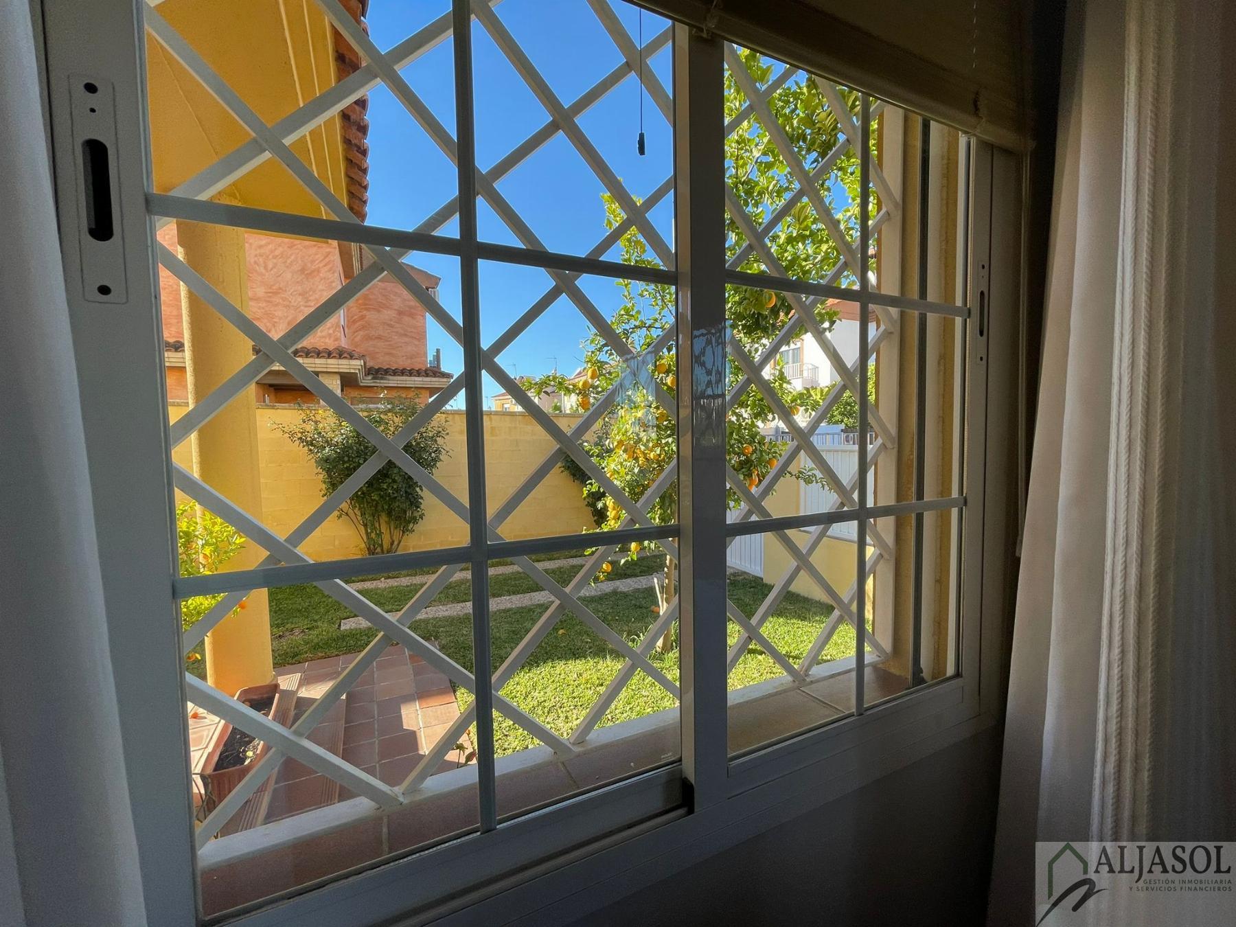 For sale of house in Salteras