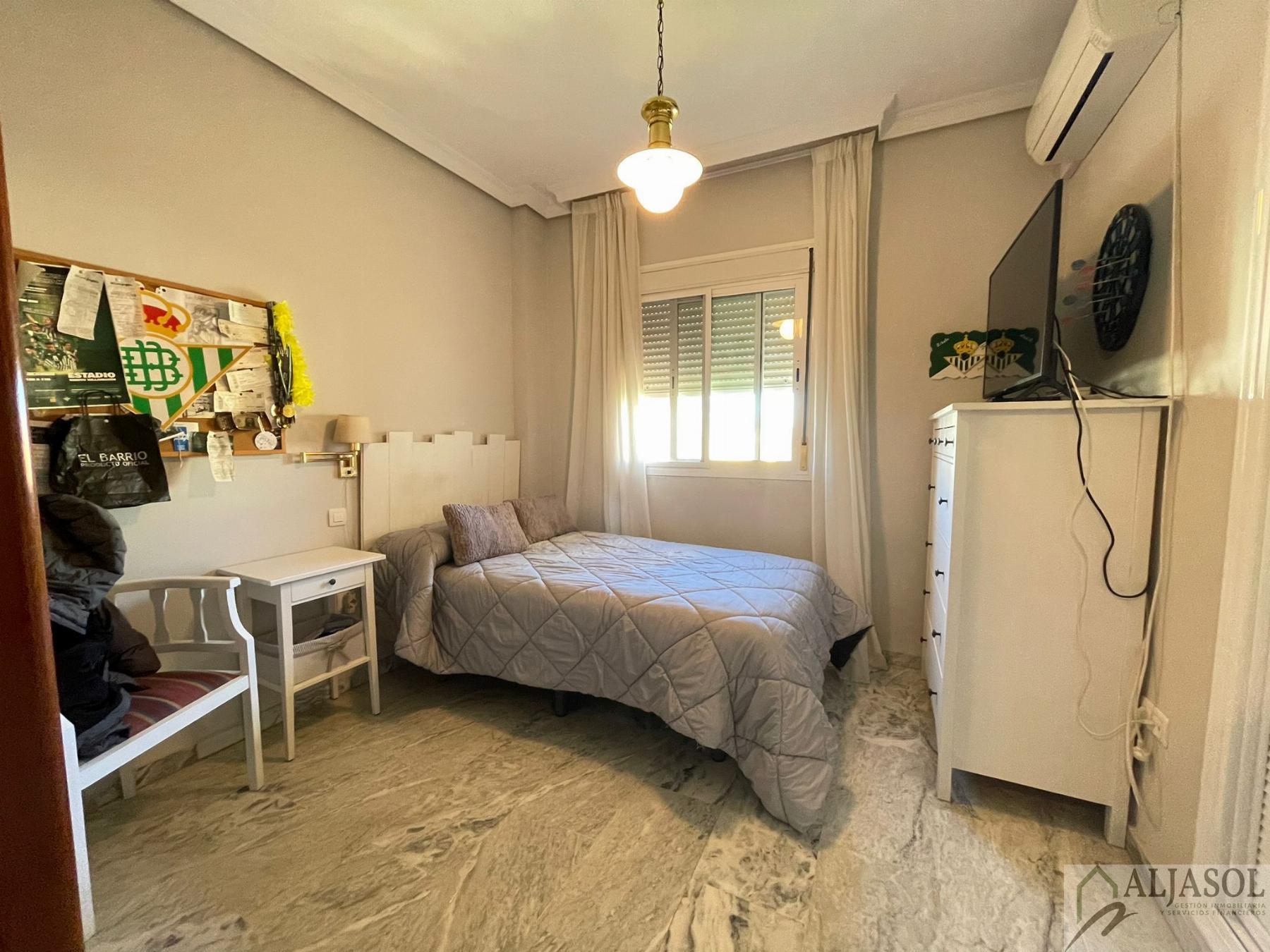 For sale of house in Salteras