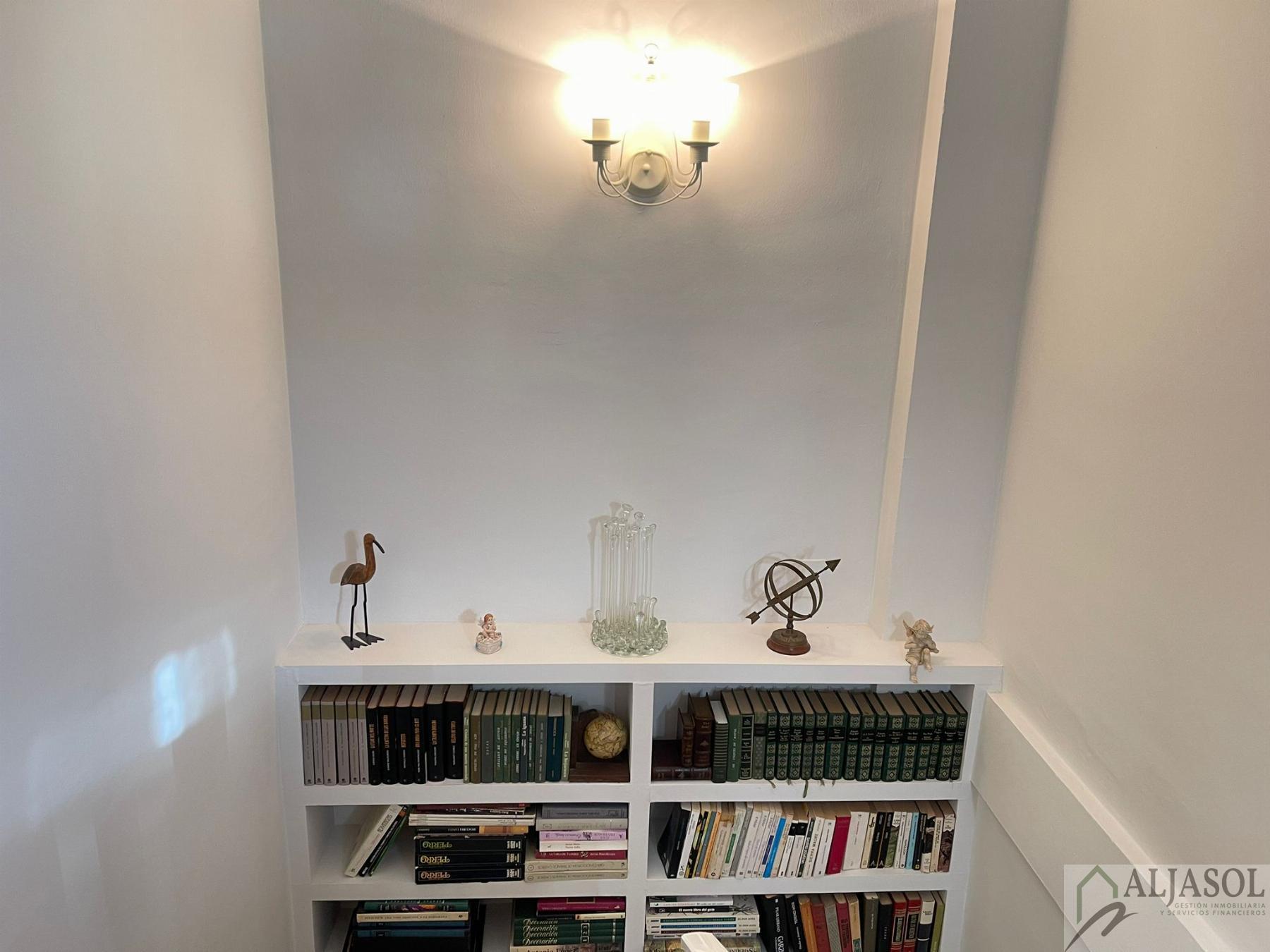 For sale of house in Salteras