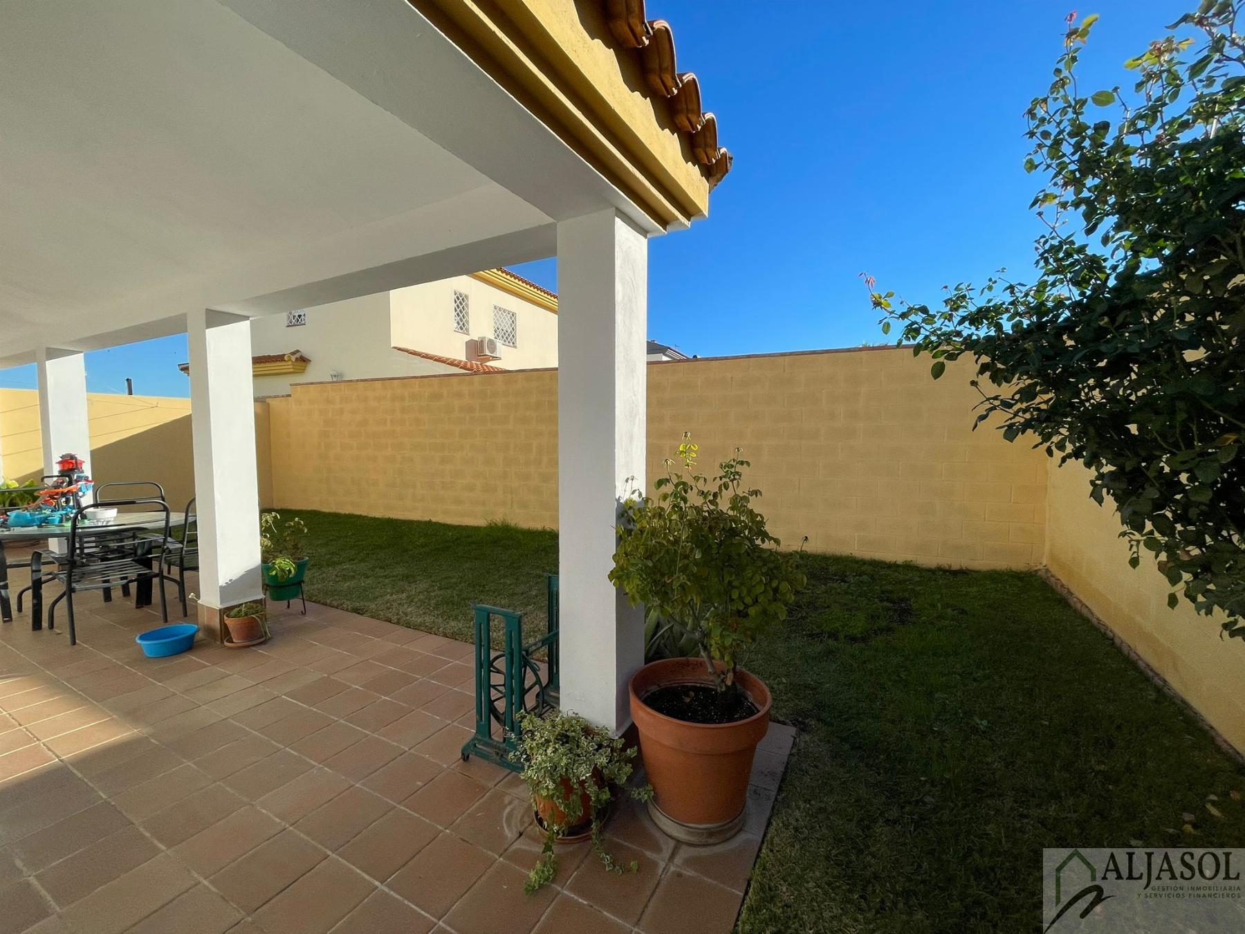 For sale of house in Salteras