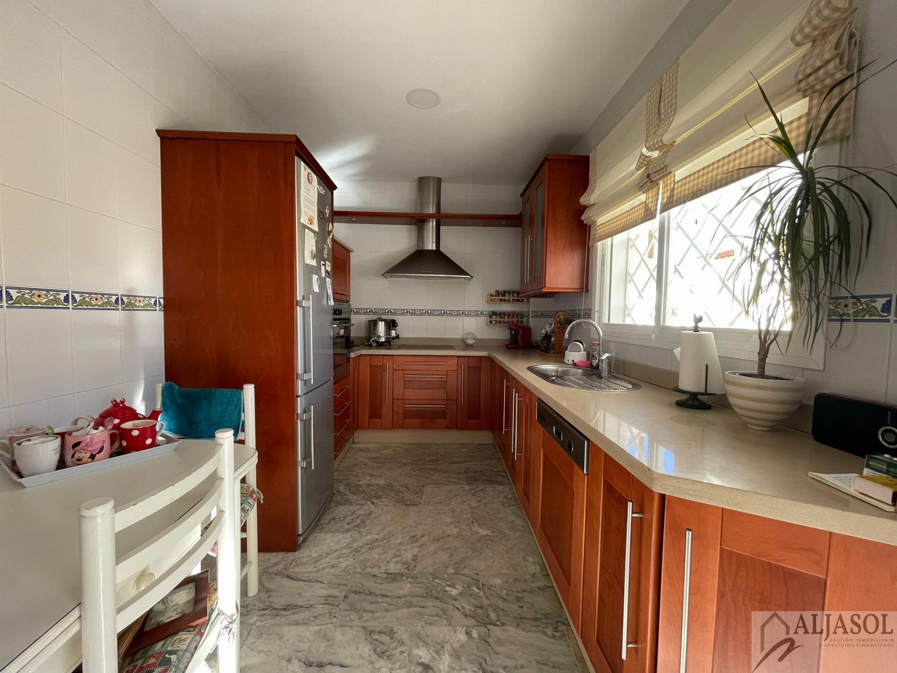 For sale of house in Salteras
