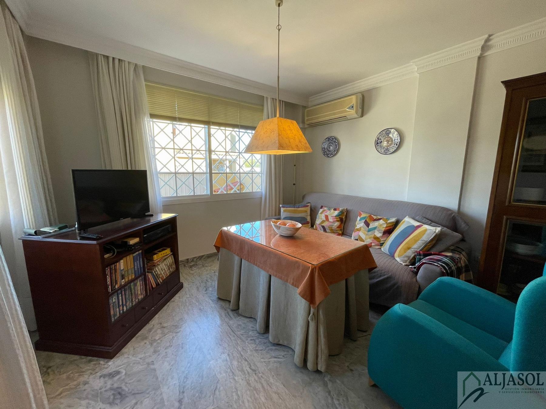 For sale of house in Salteras