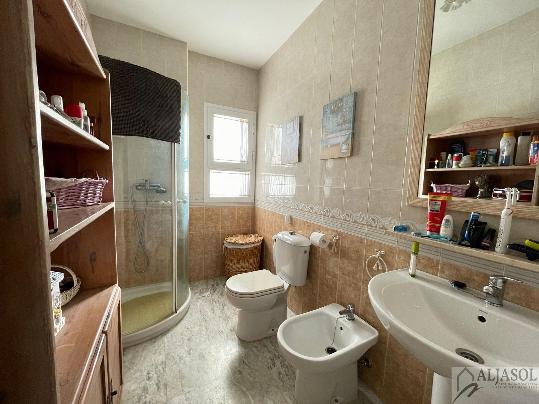For sale of house in Salteras