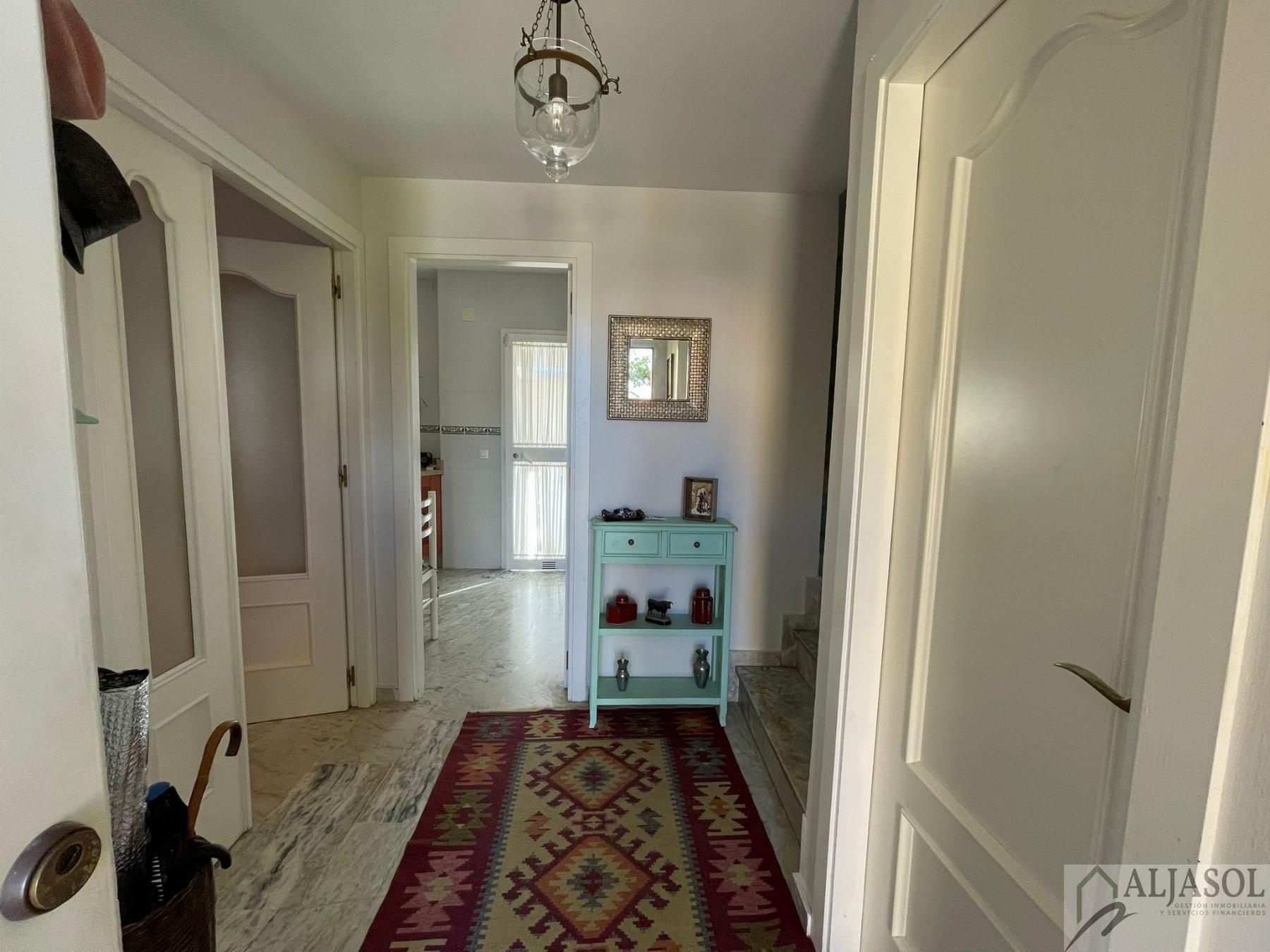 For sale of house in Salteras