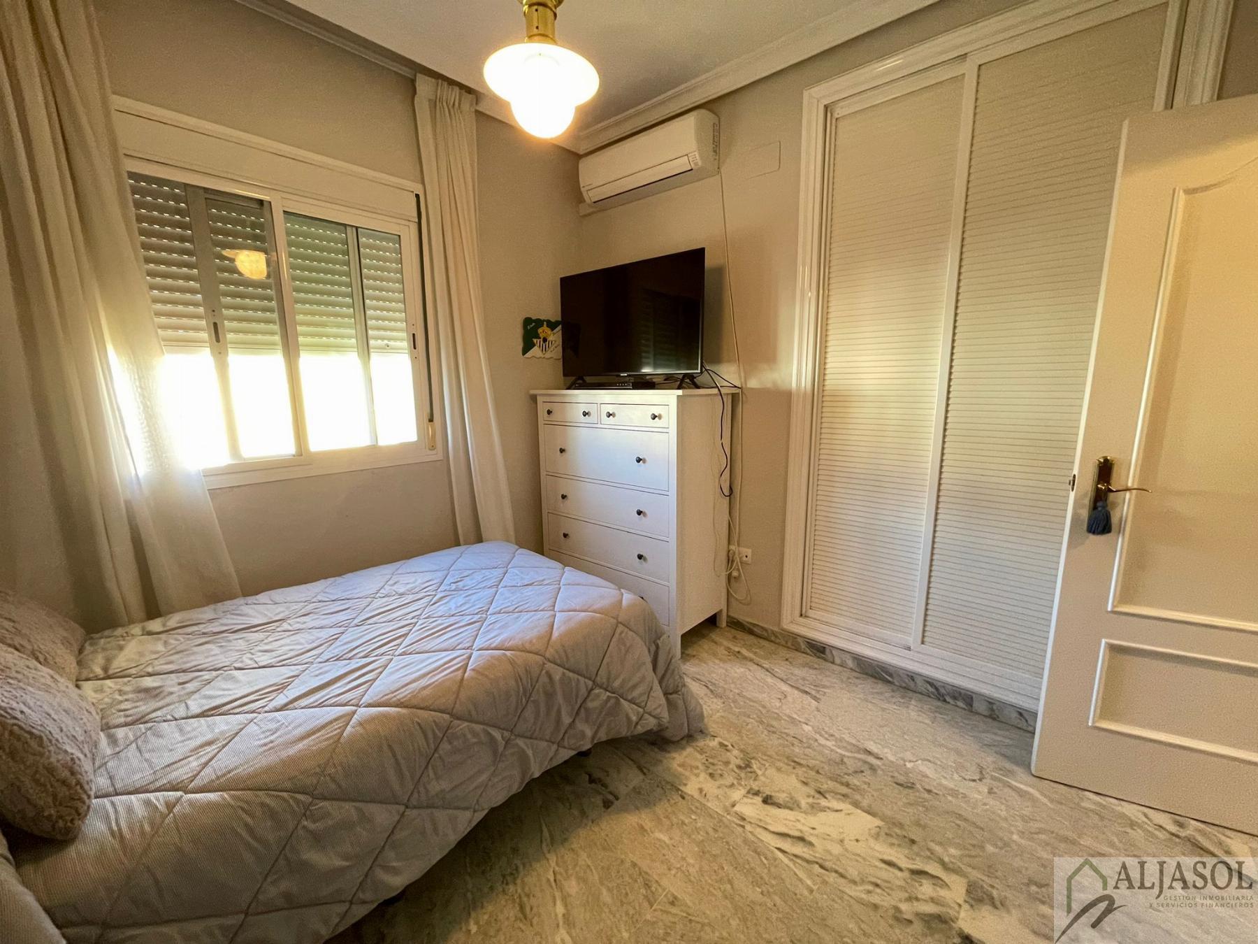 For sale of house in Salteras