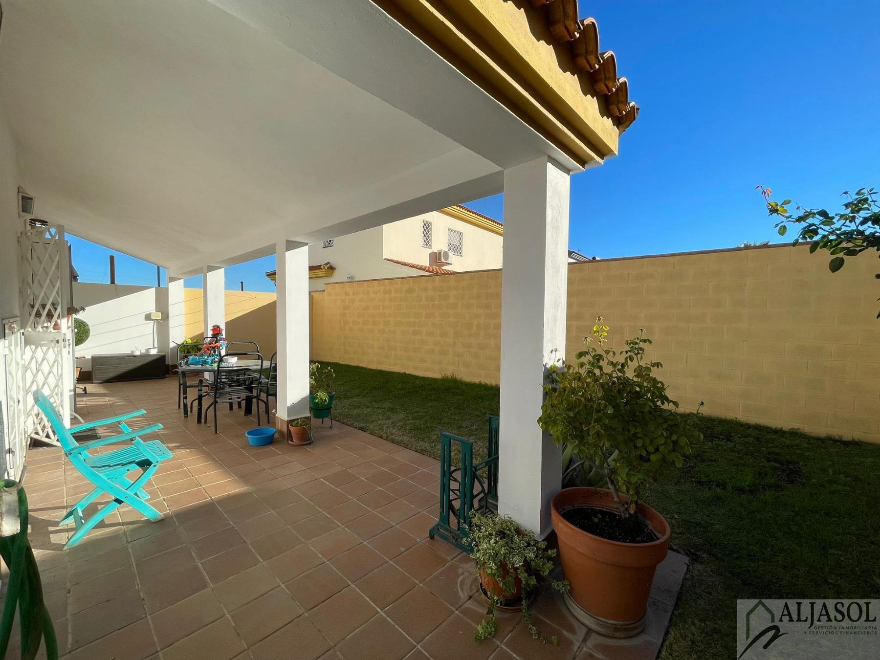 For sale of house in Salteras
