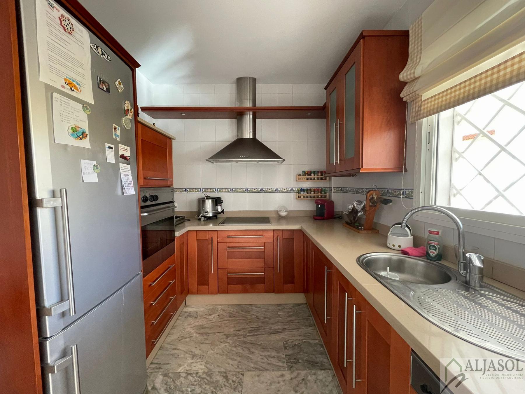 For sale of house in Salteras