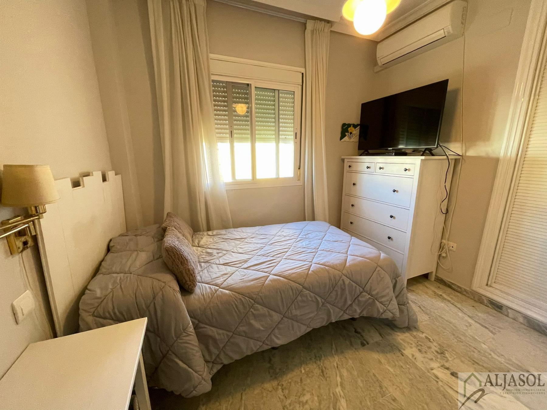 For sale of house in Salteras