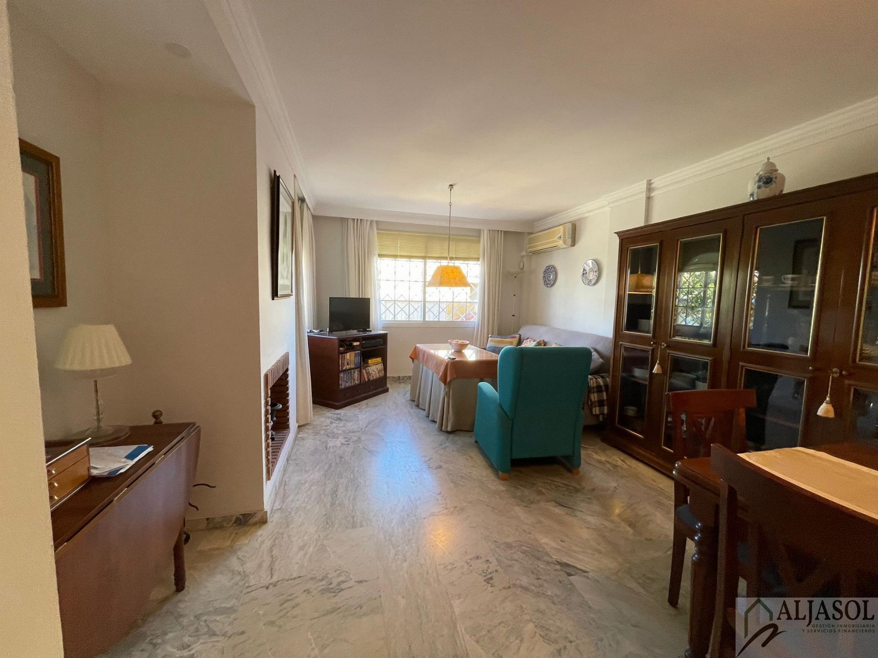 For sale of house in Salteras