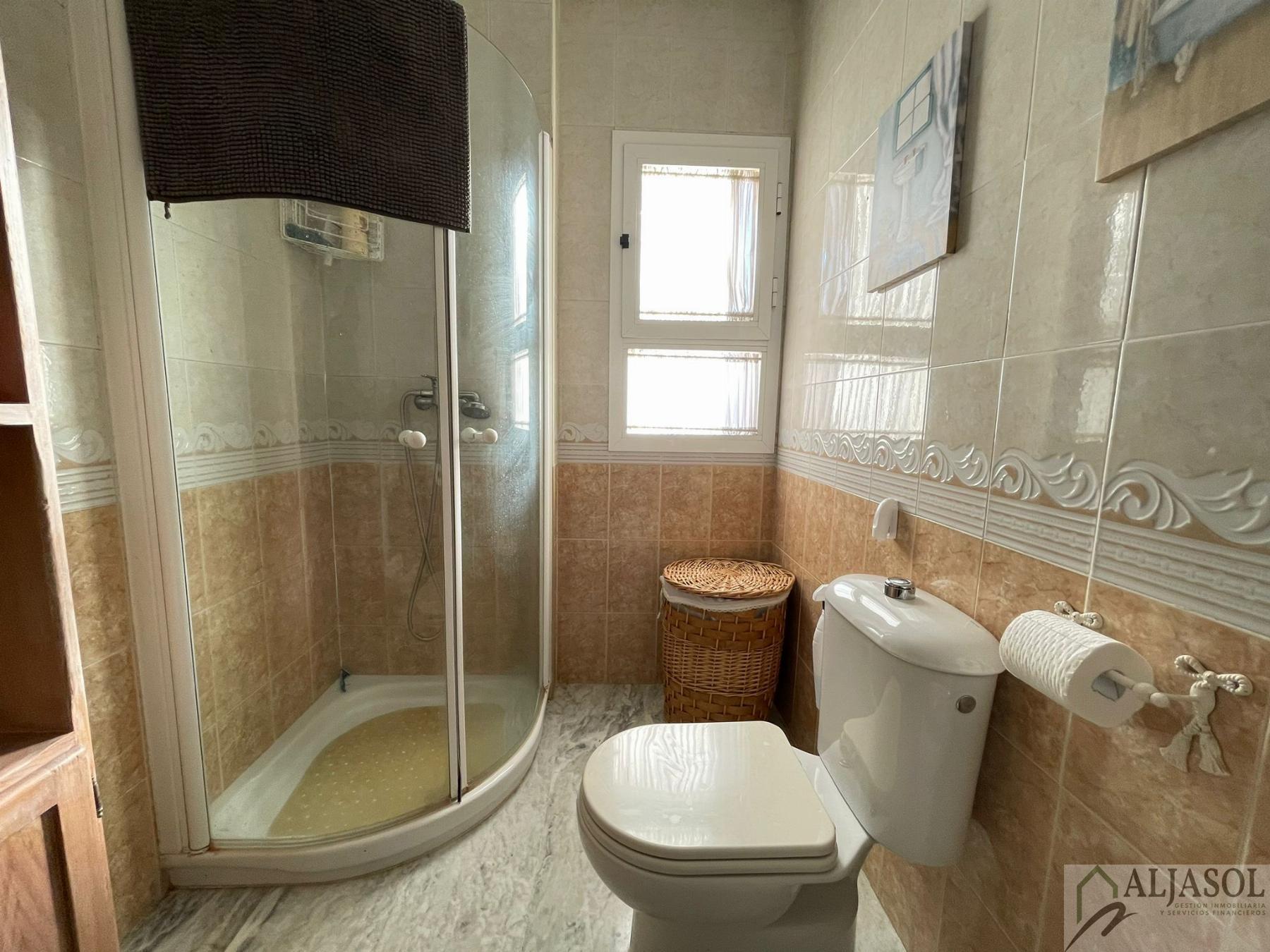 For sale of house in Salteras