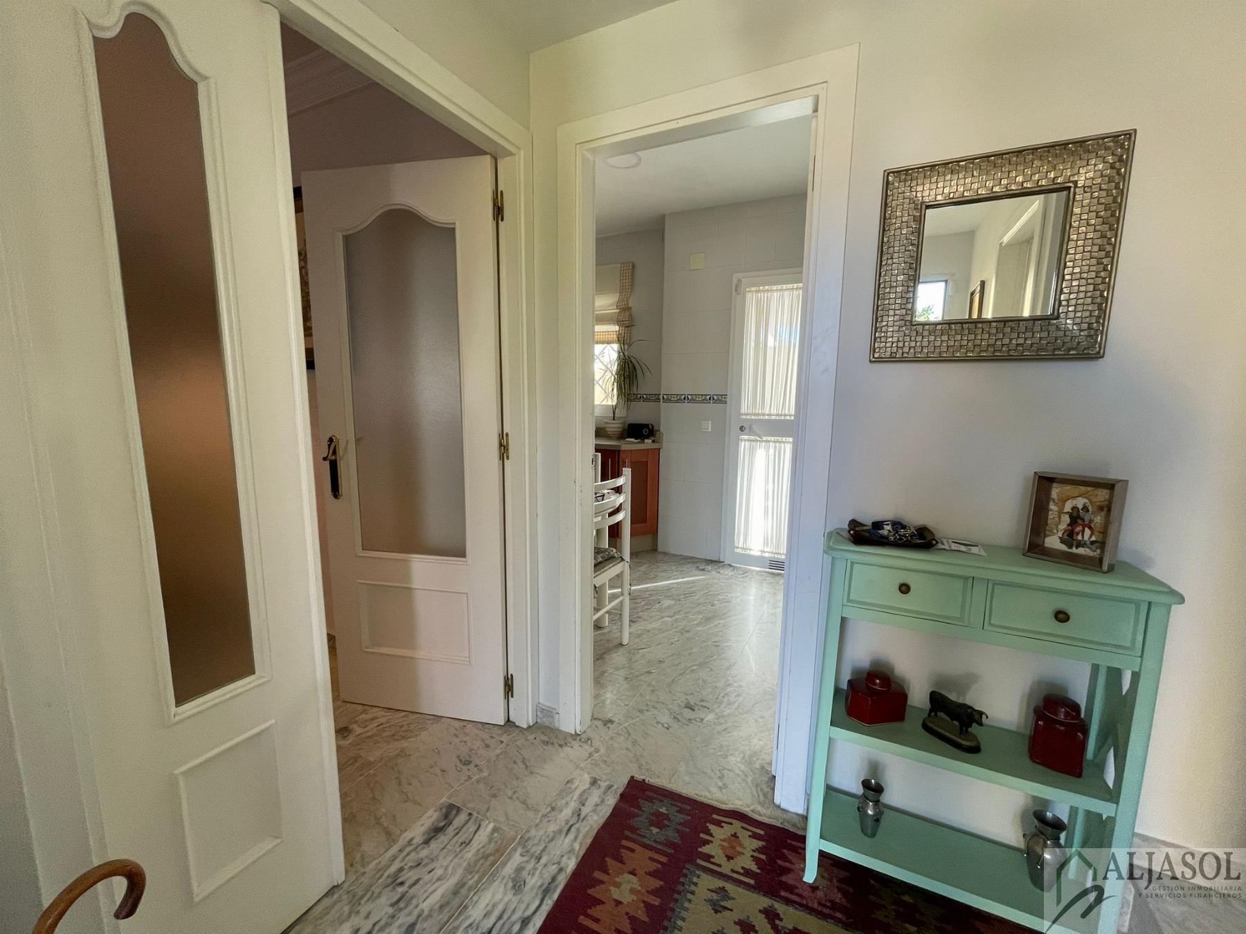 For sale of house in Salteras