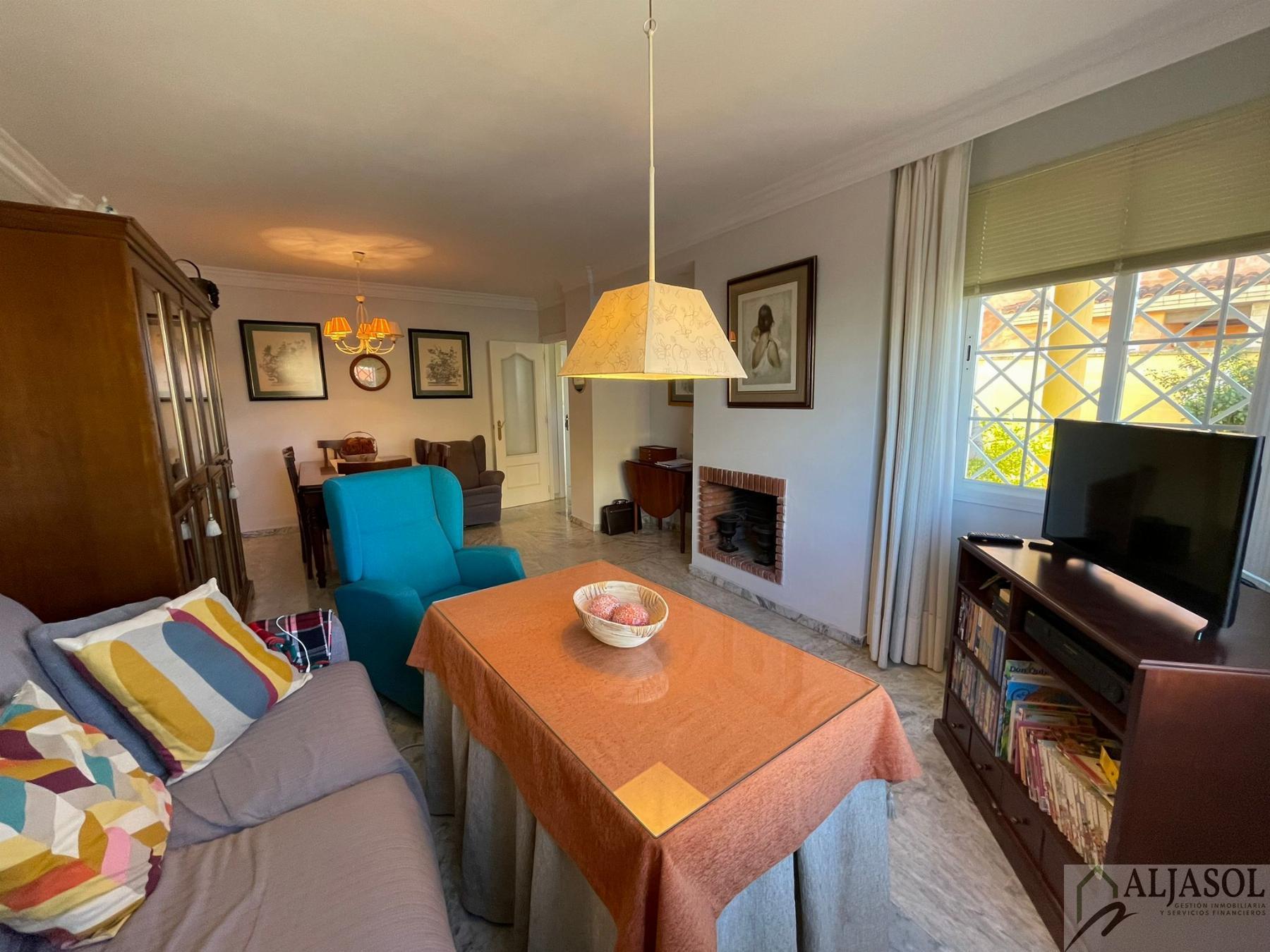 For sale of house in Salteras