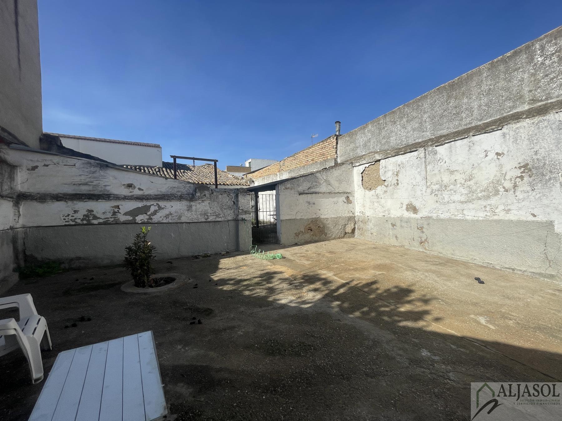 For sale of house in Salteras