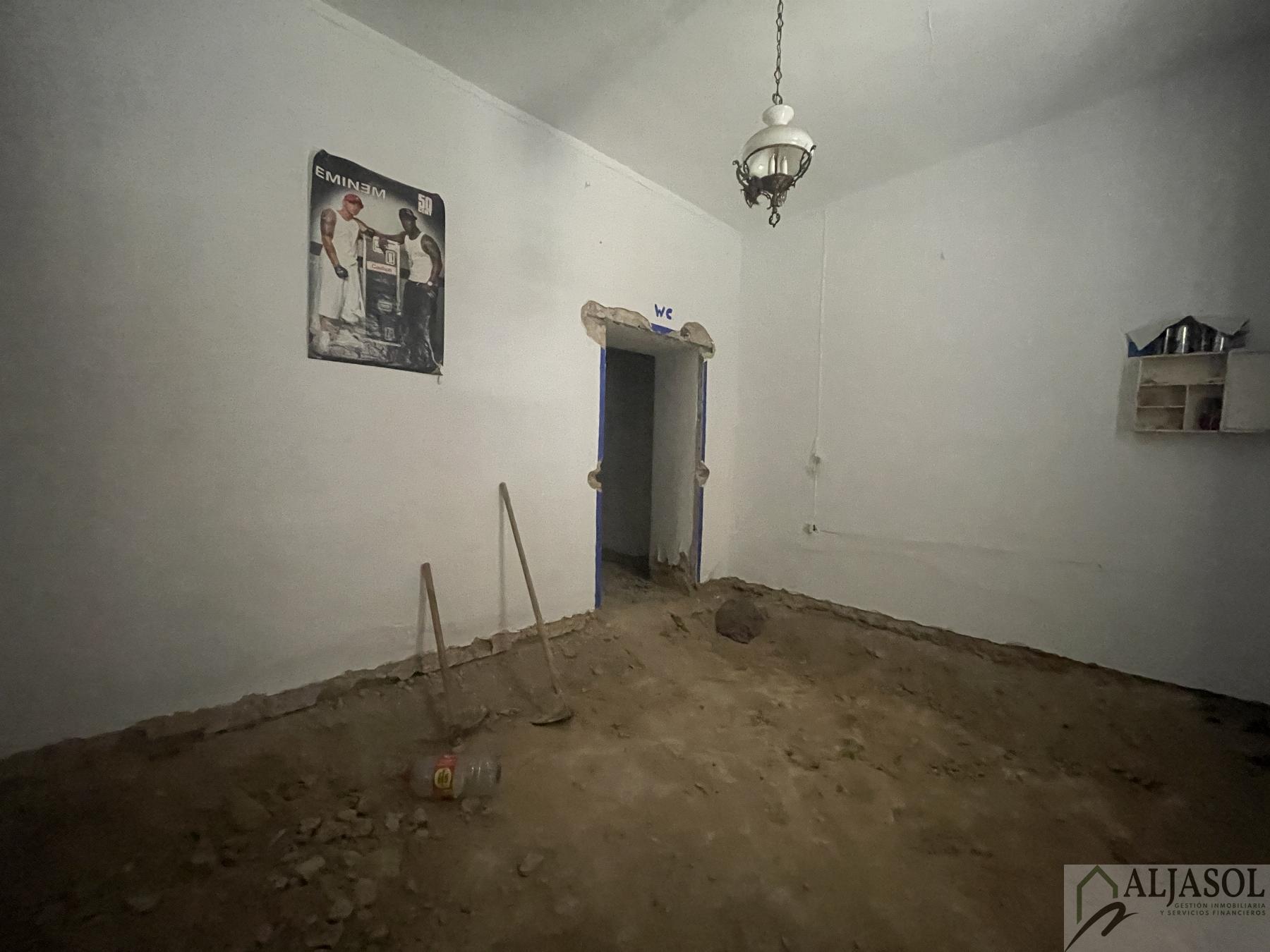 For sale of house in Salteras