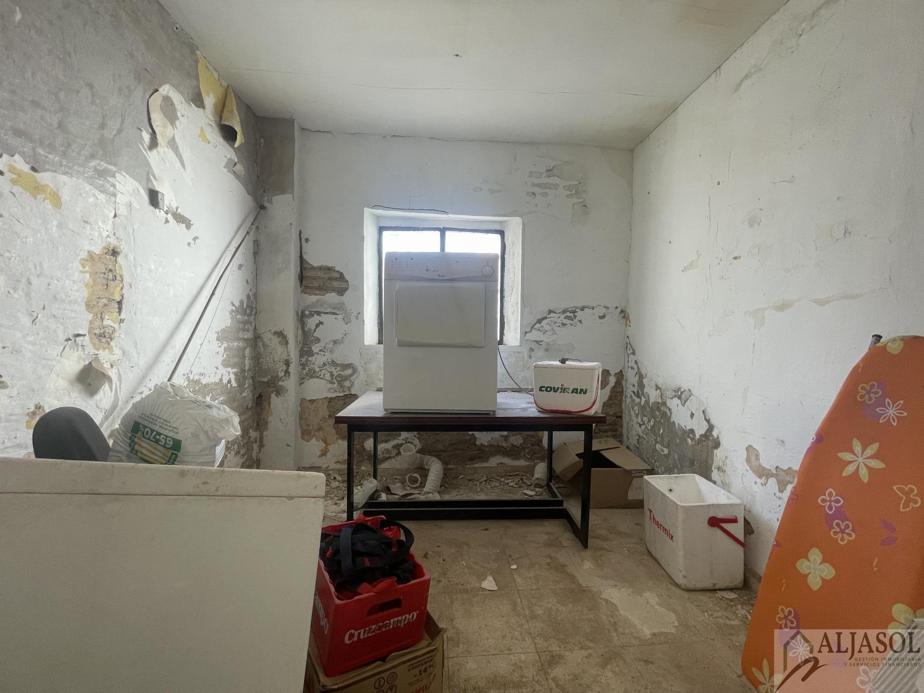 For sale of house in Salteras