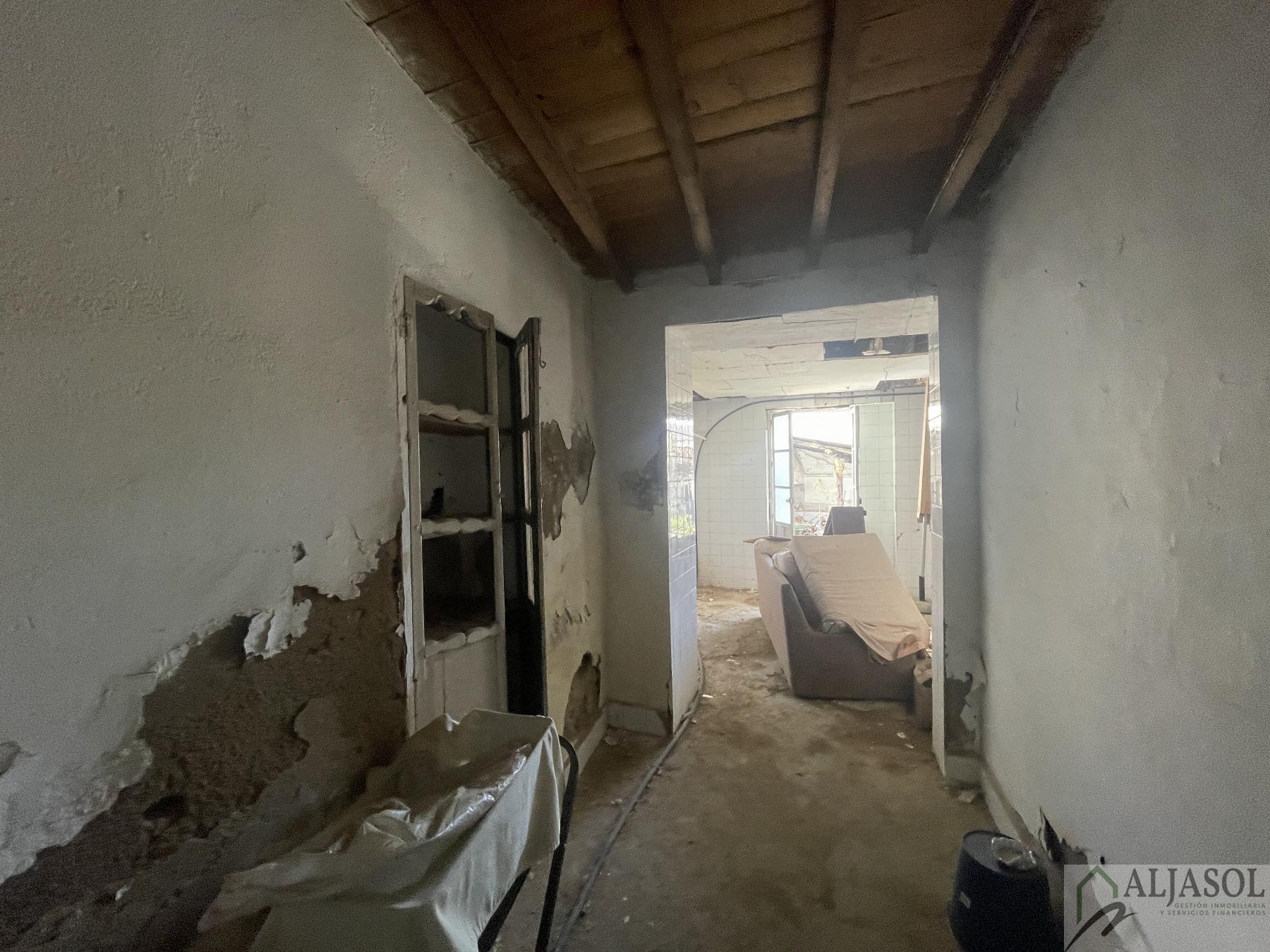 For sale of house in Salteras