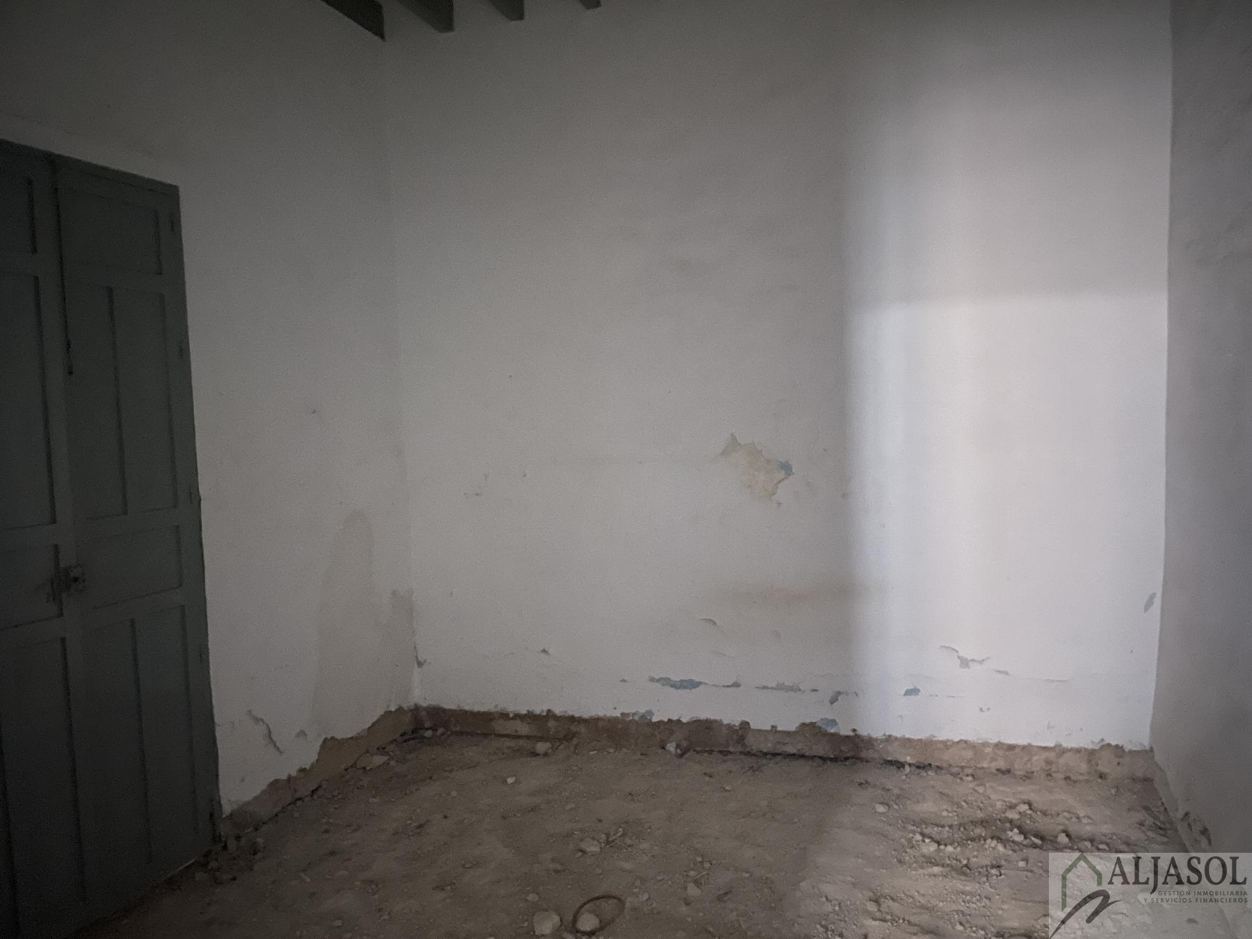 For sale of house in Salteras