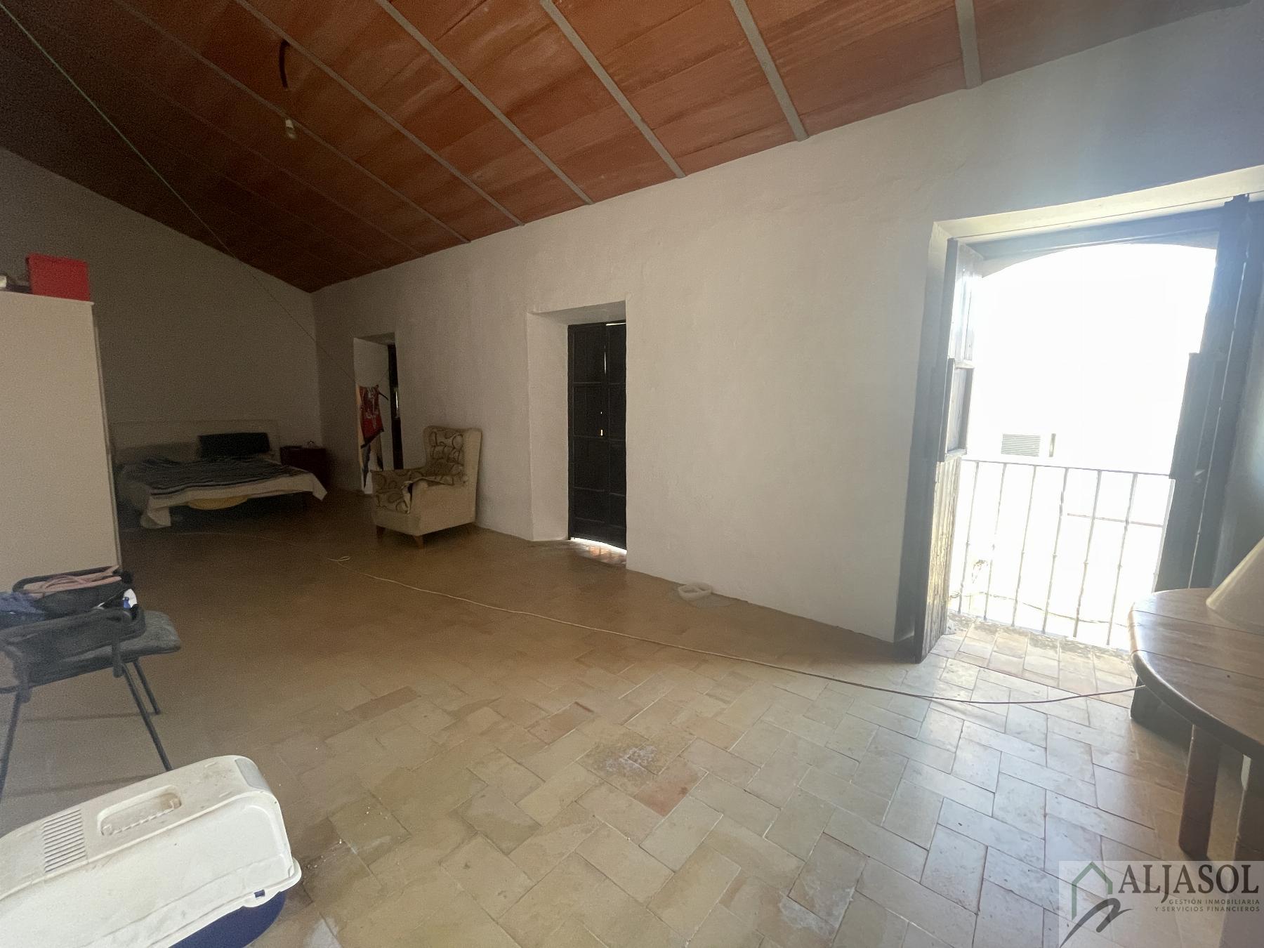 For sale of house in Salteras