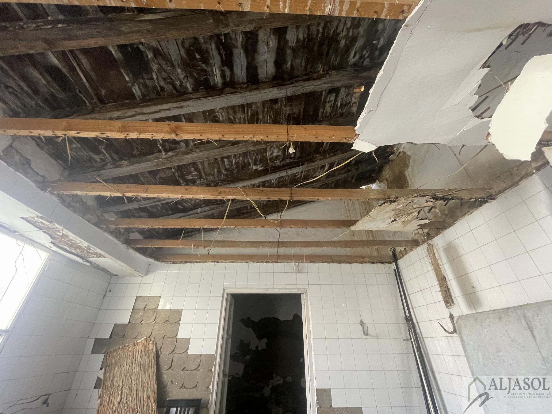 For sale of house in Salteras