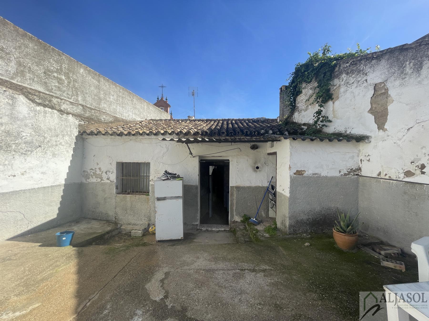 For sale of house in Salteras