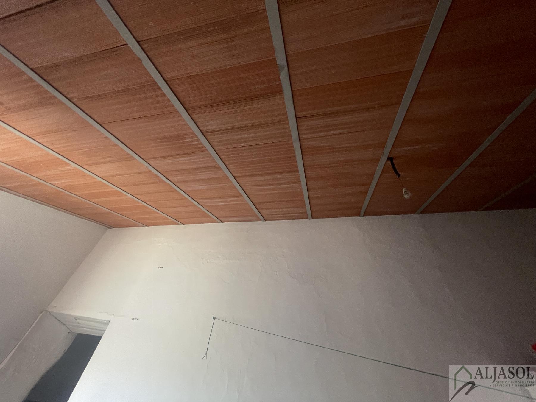 For sale of house in Salteras