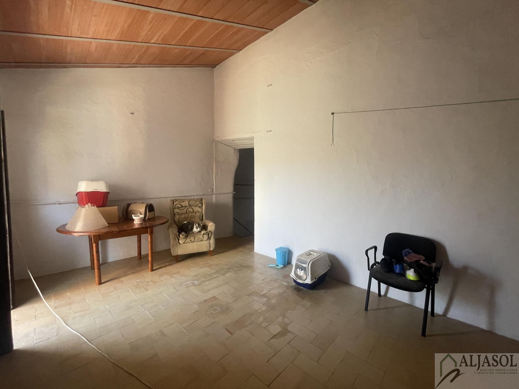 For sale of house in Salteras