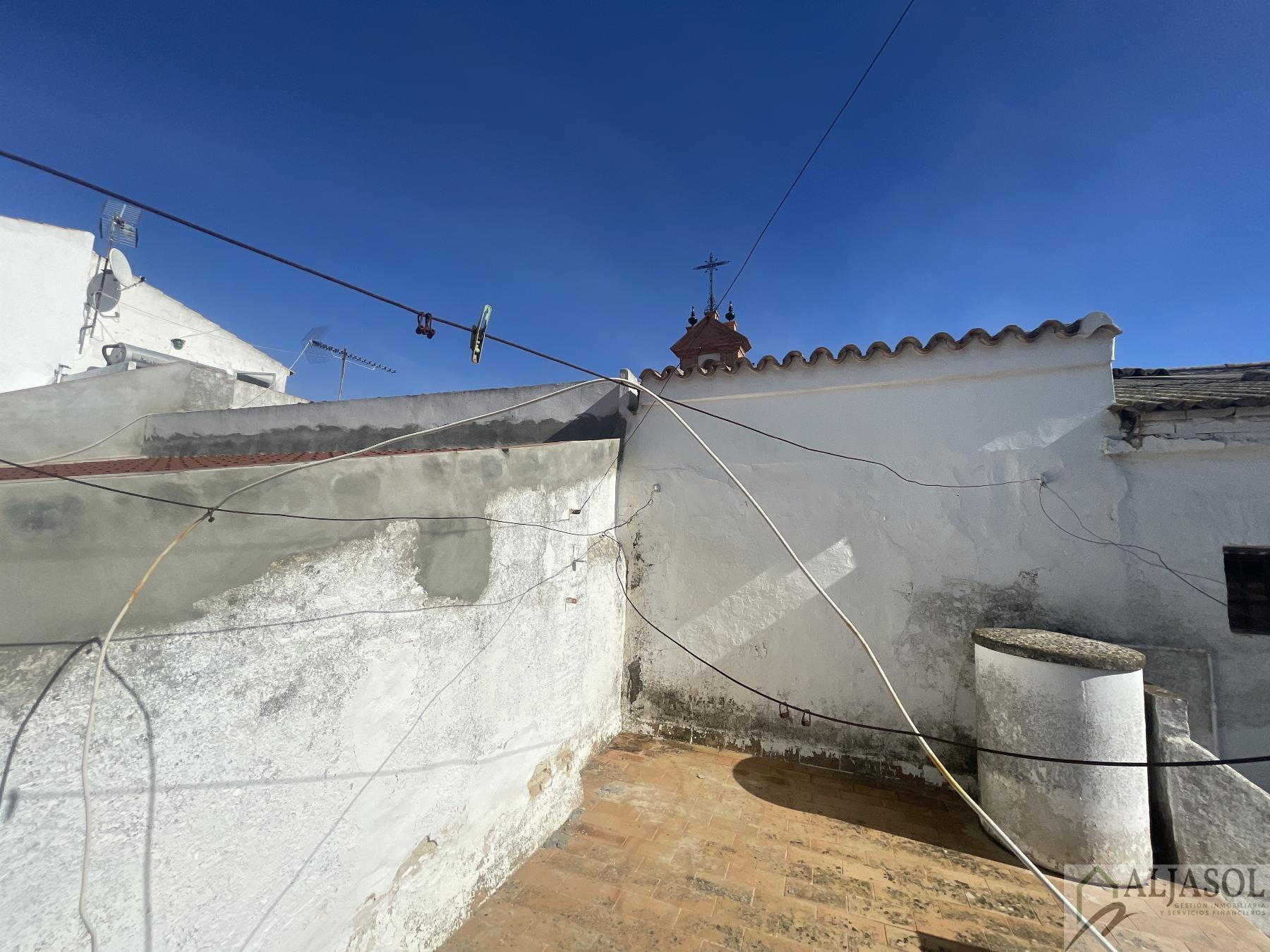 For sale of house in Salteras
