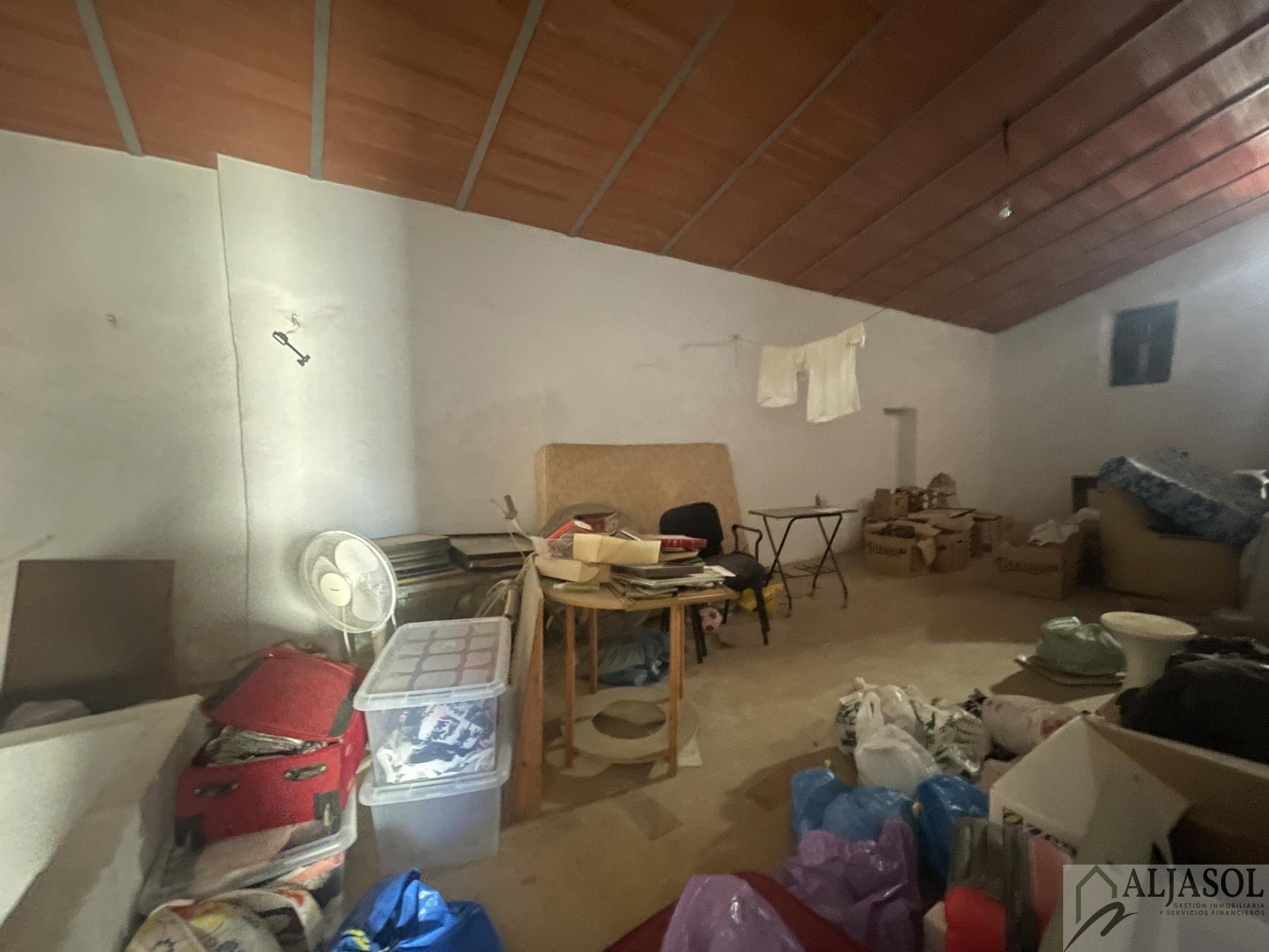 For sale of house in Salteras