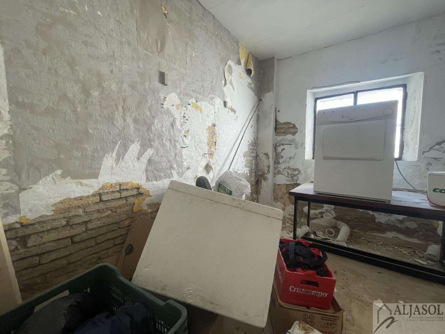 For sale of house in Salteras