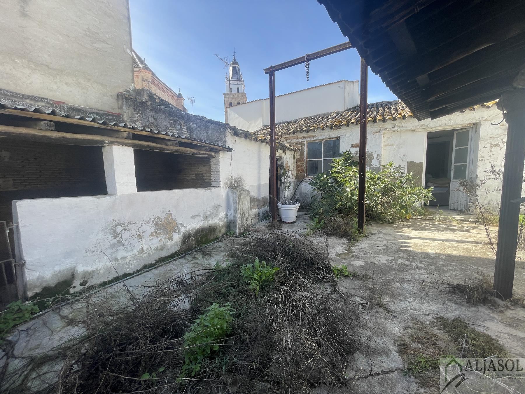 For sale of house in Salteras