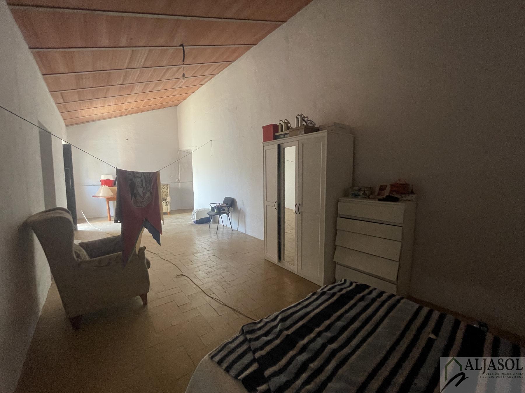For sale of house in Salteras