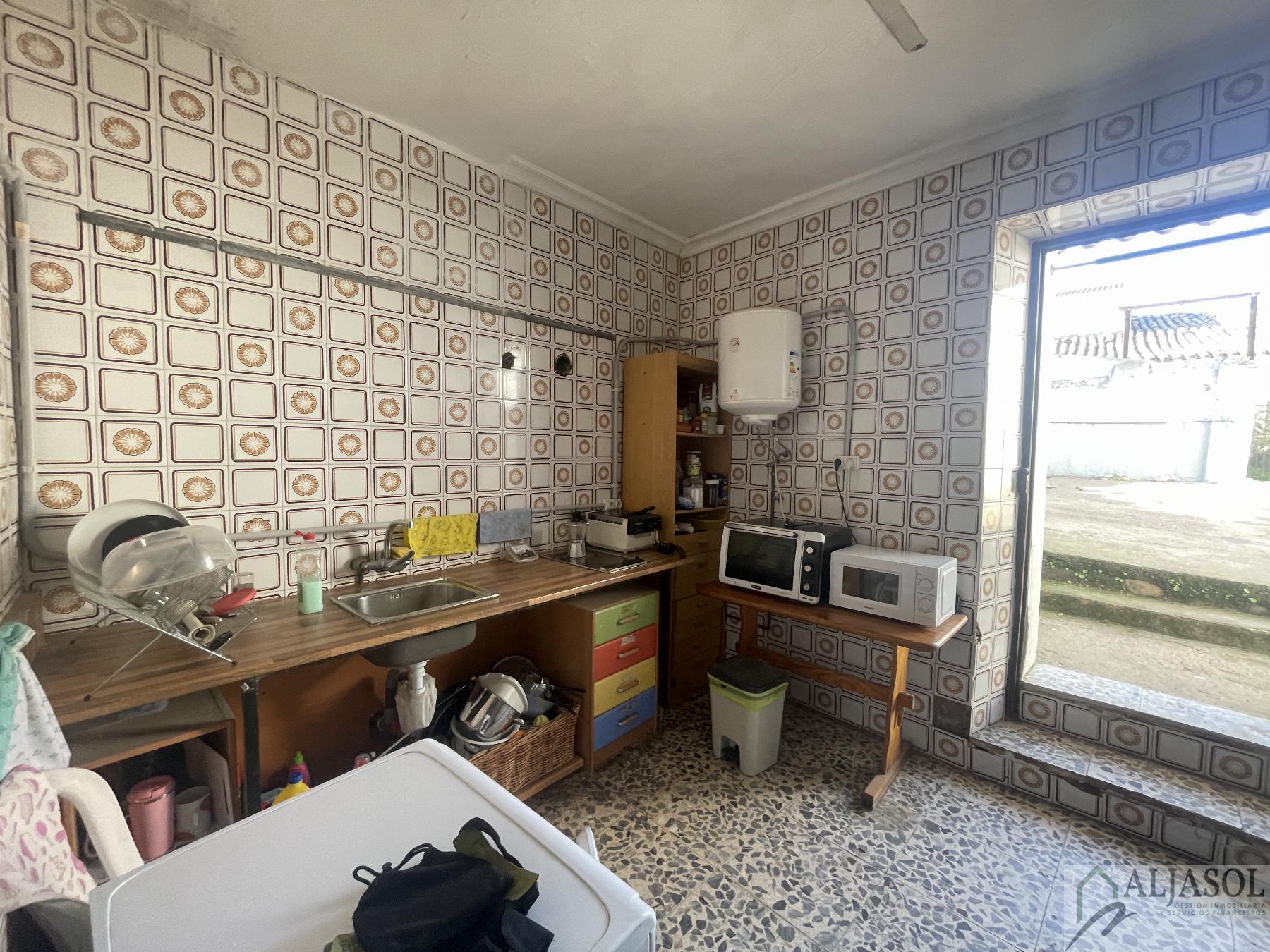 For sale of house in Salteras