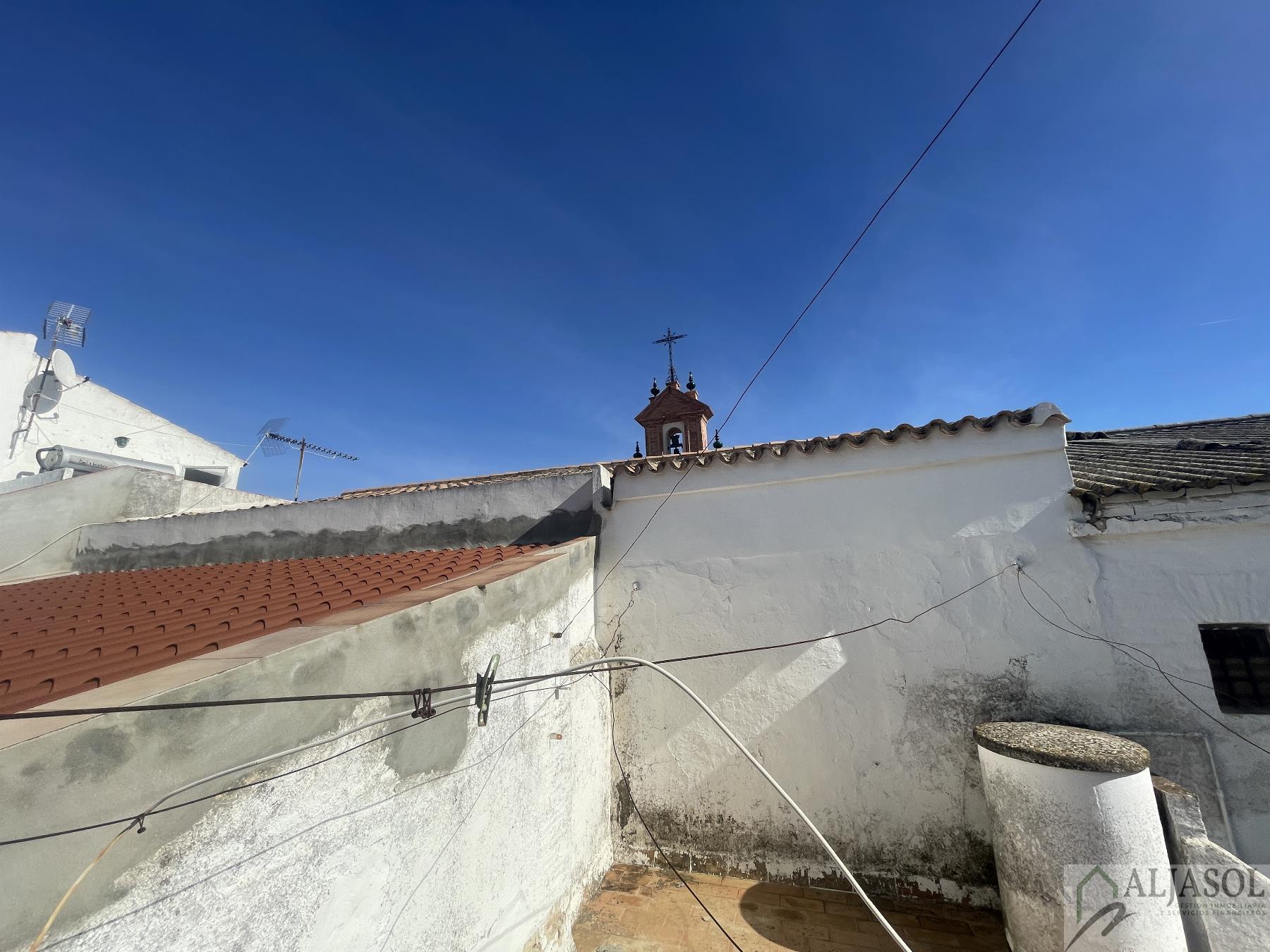 For sale of house in Salteras