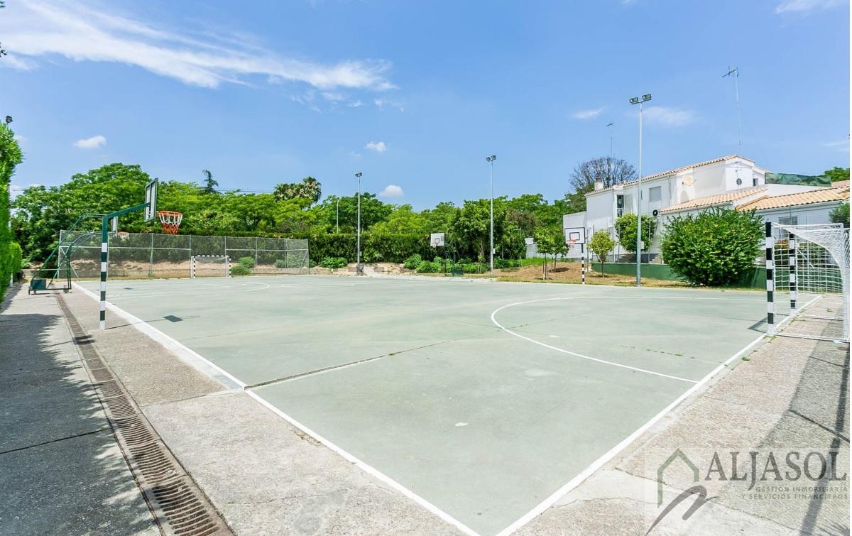 For sale of house in Tomares