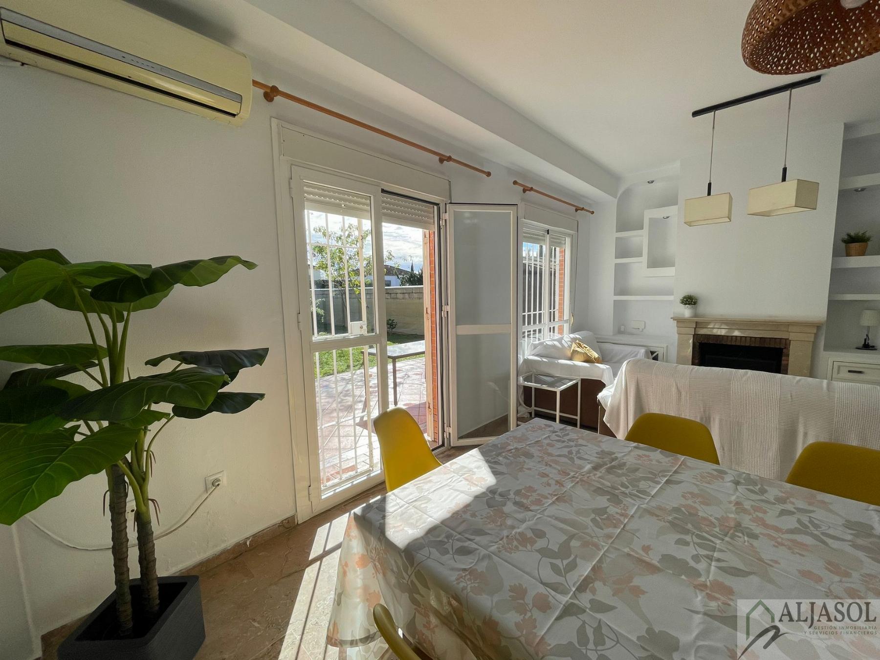 For sale of house in Almensilla
