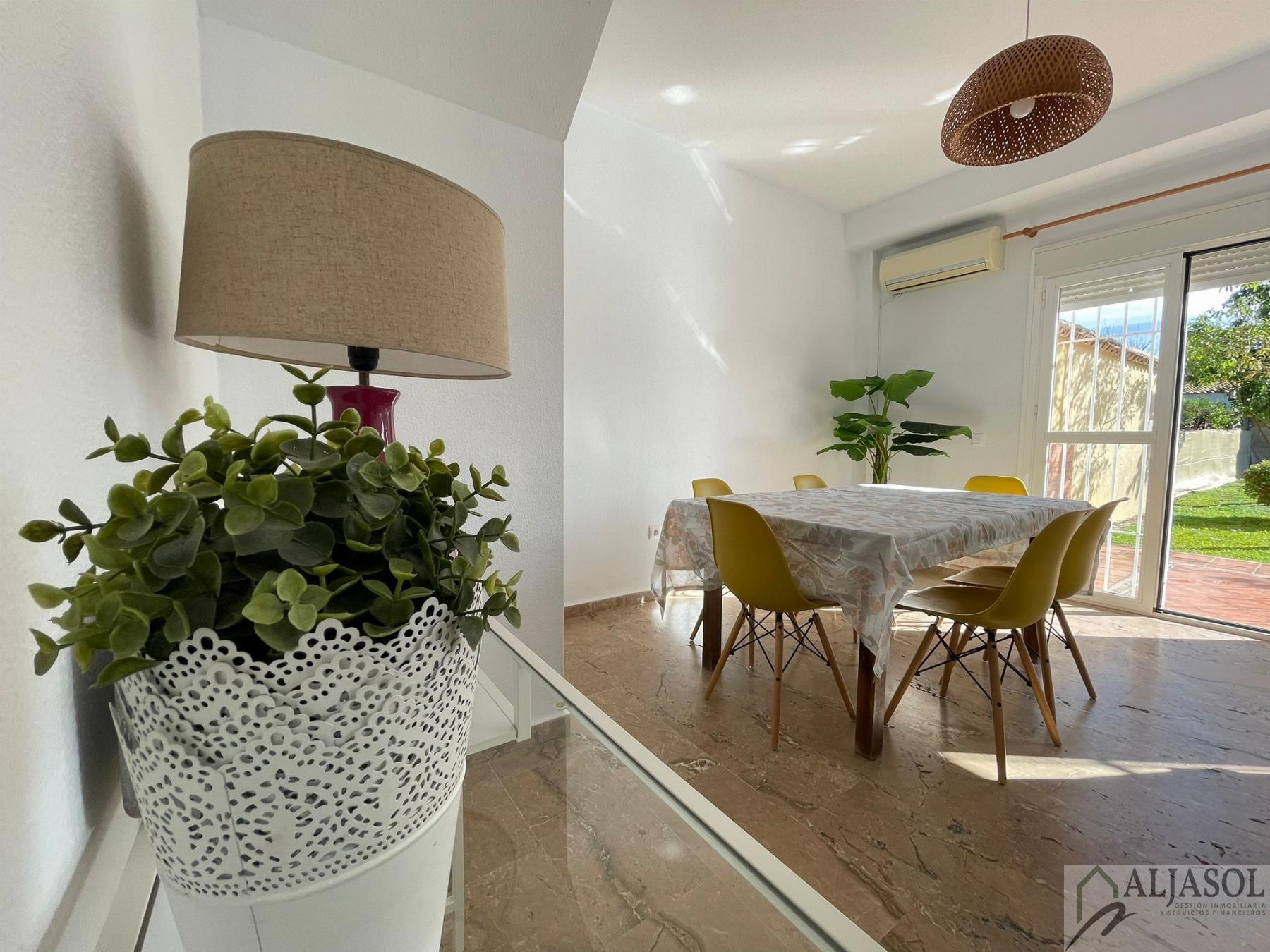 For sale of house in Almensilla