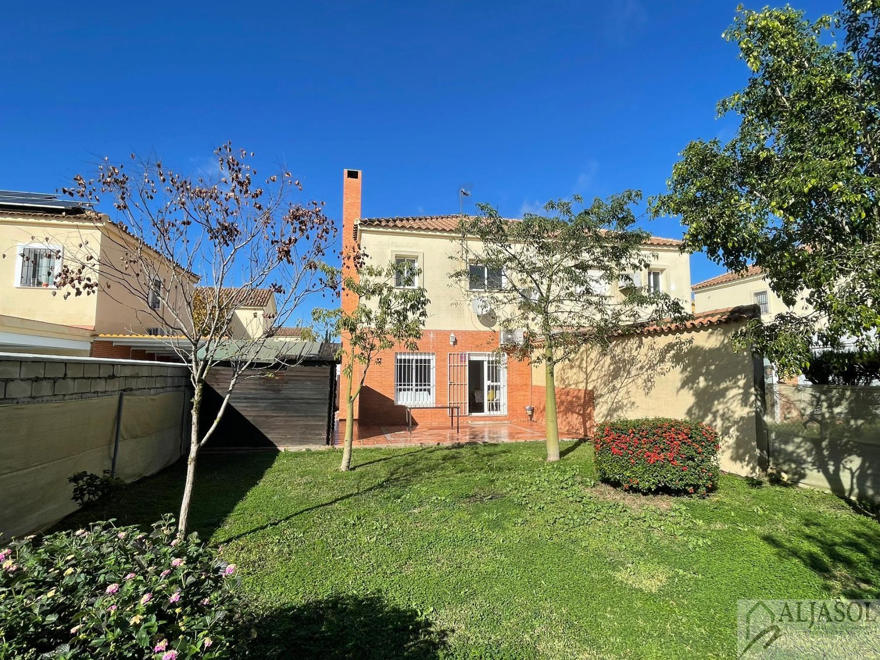 For sale of house in Almensilla