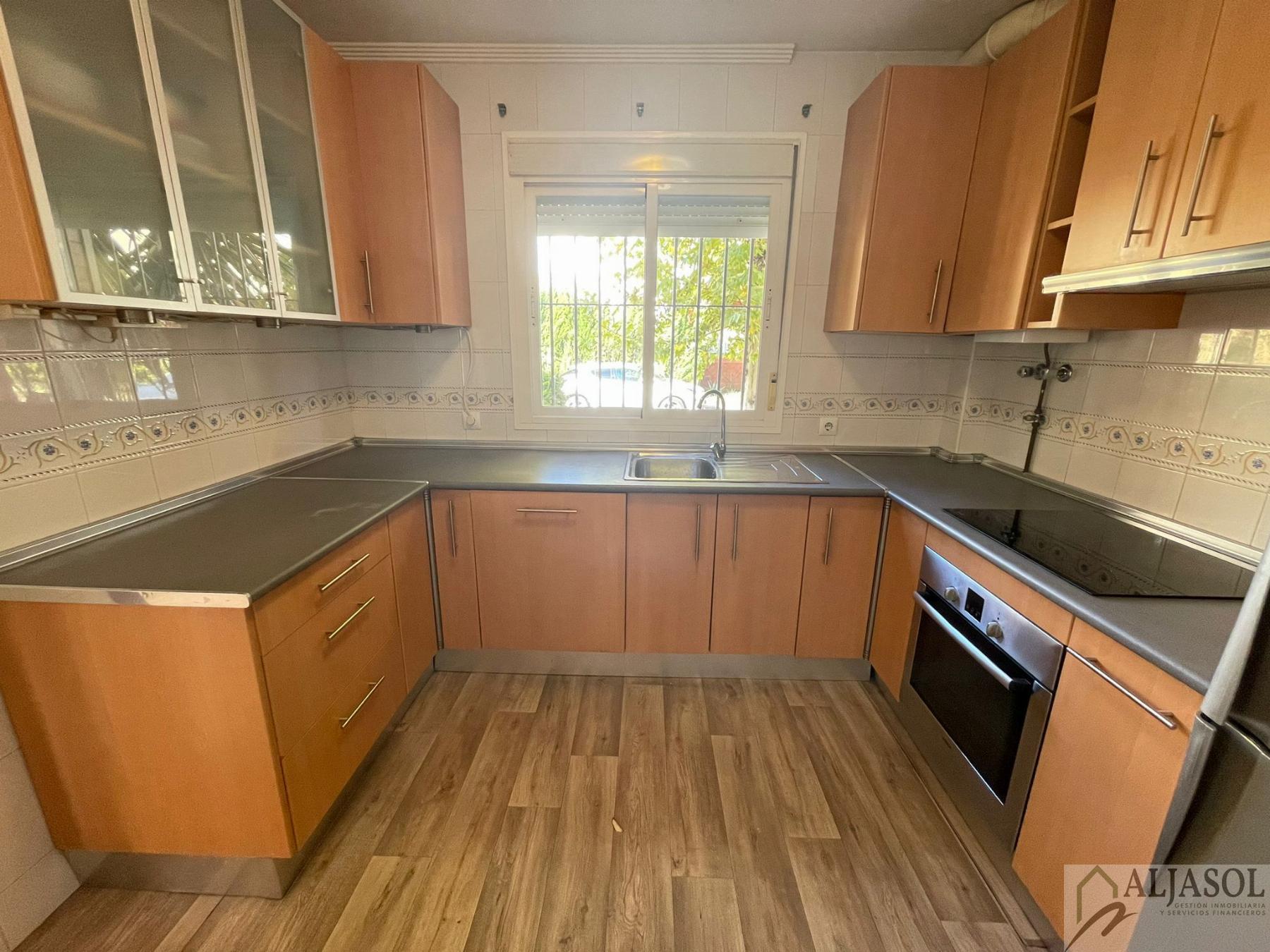 For sale of house in Almensilla